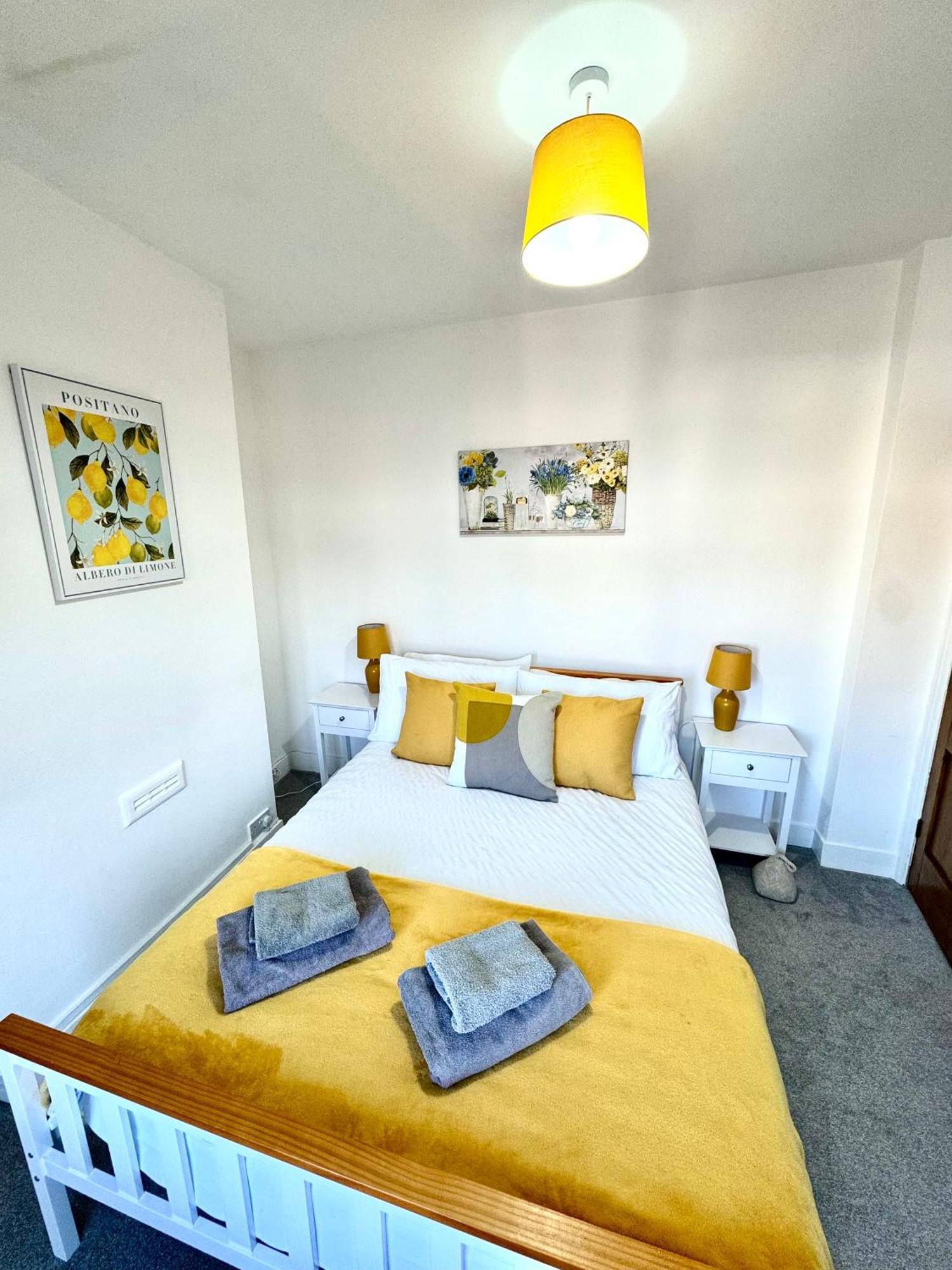 Apartment 2-bedroom House In Town Centre