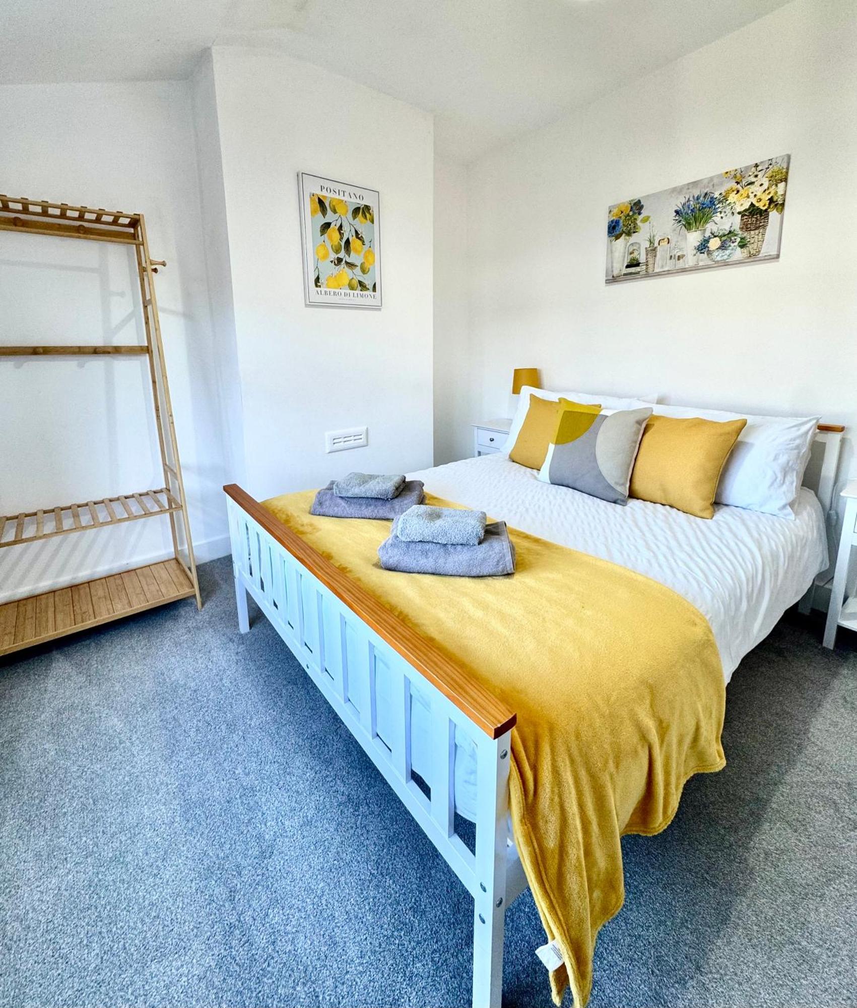 2-bedroom House In Town Centre * Cheltenham