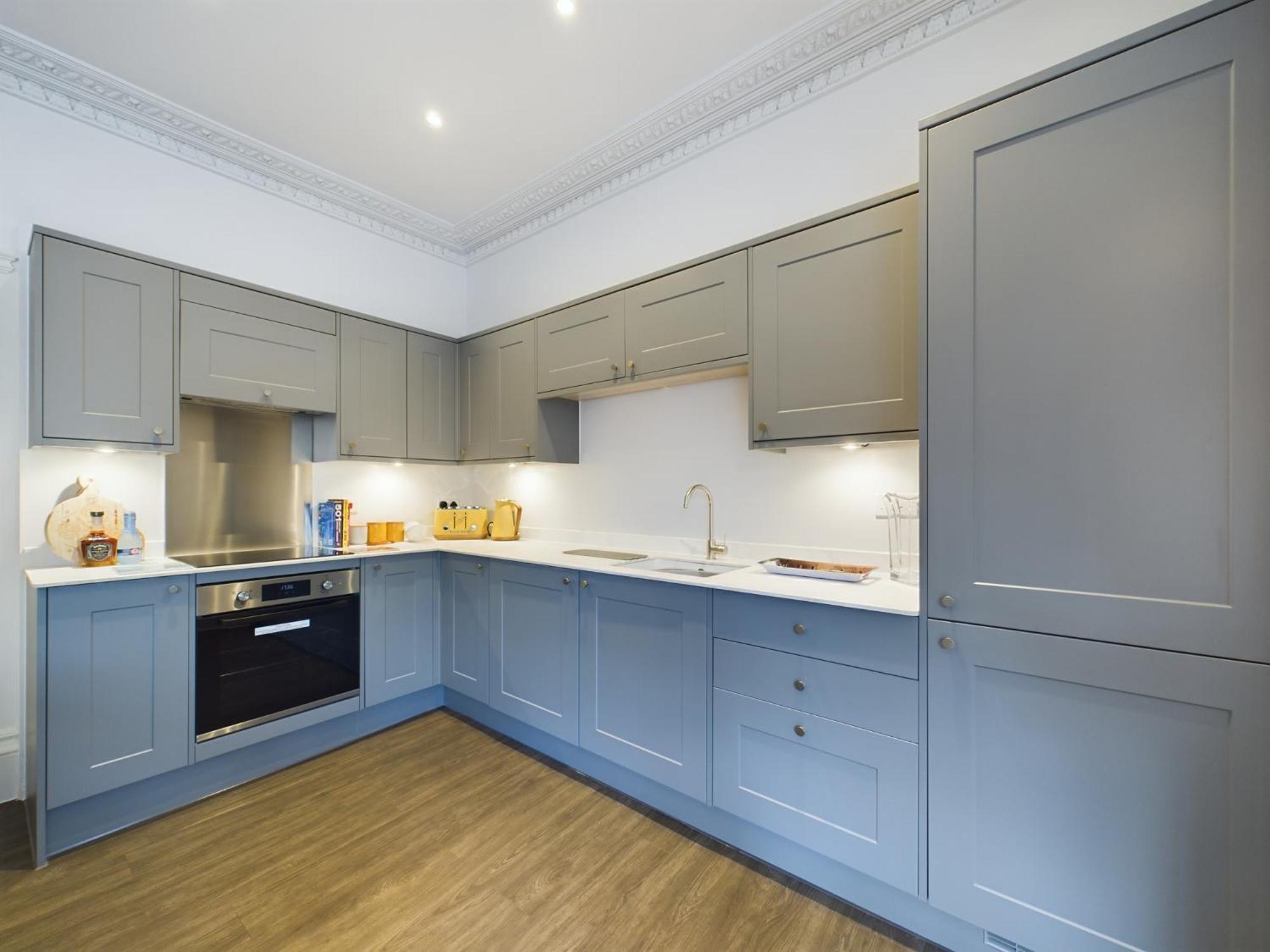 Belle Vue Regency King Size W Free Parking Apartment *