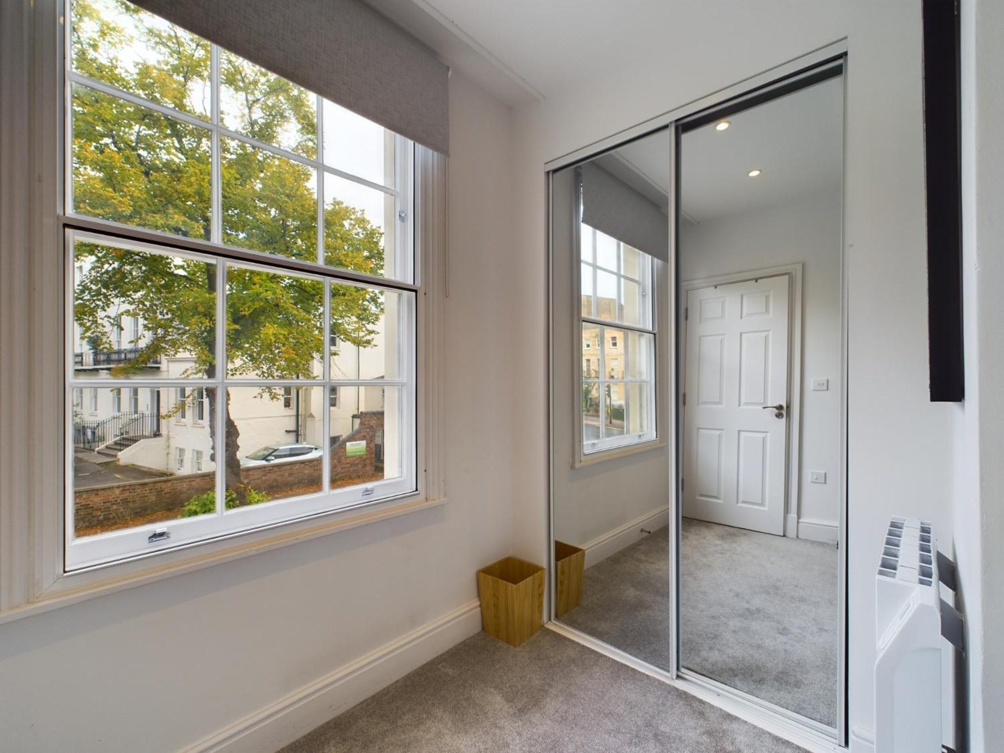 Belle Vue Regency King Size W Free Parking Apartment