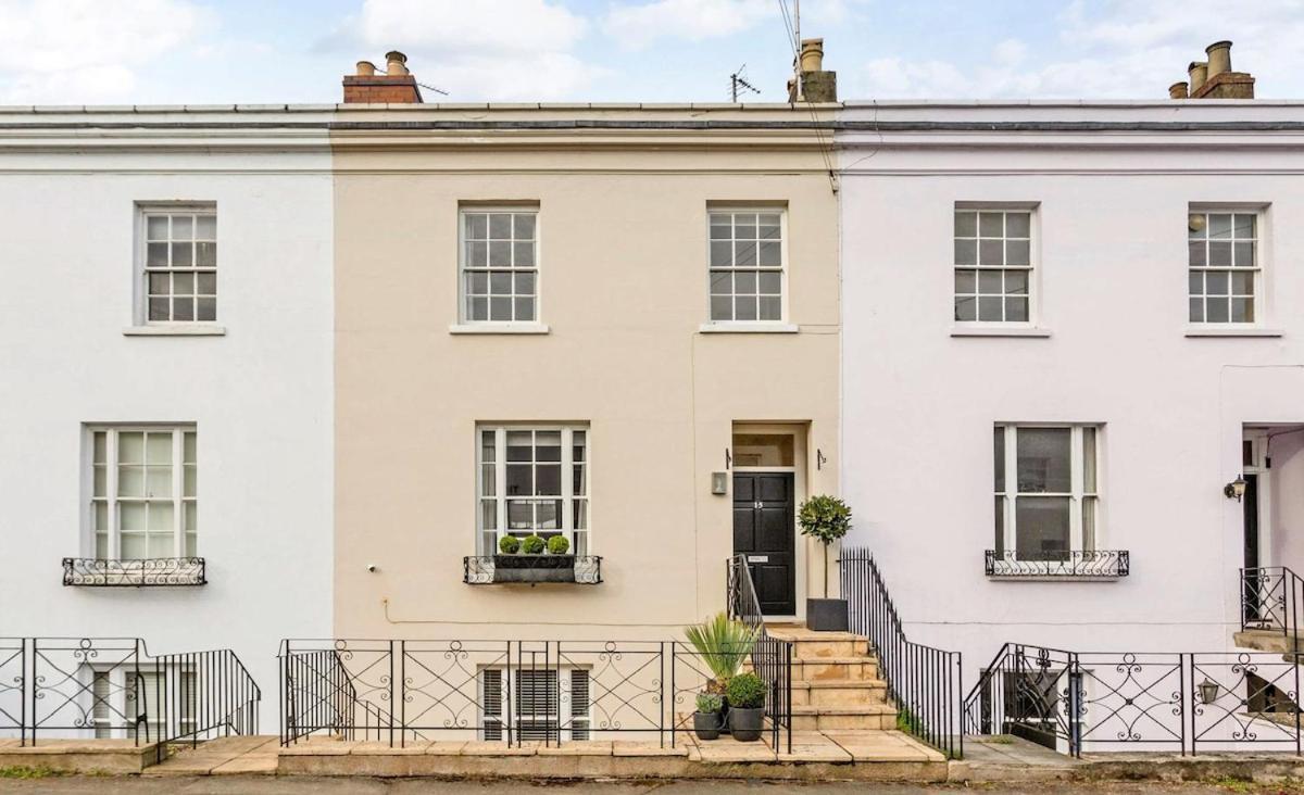 Beautiful Modern Flat Apartment Cheltenham