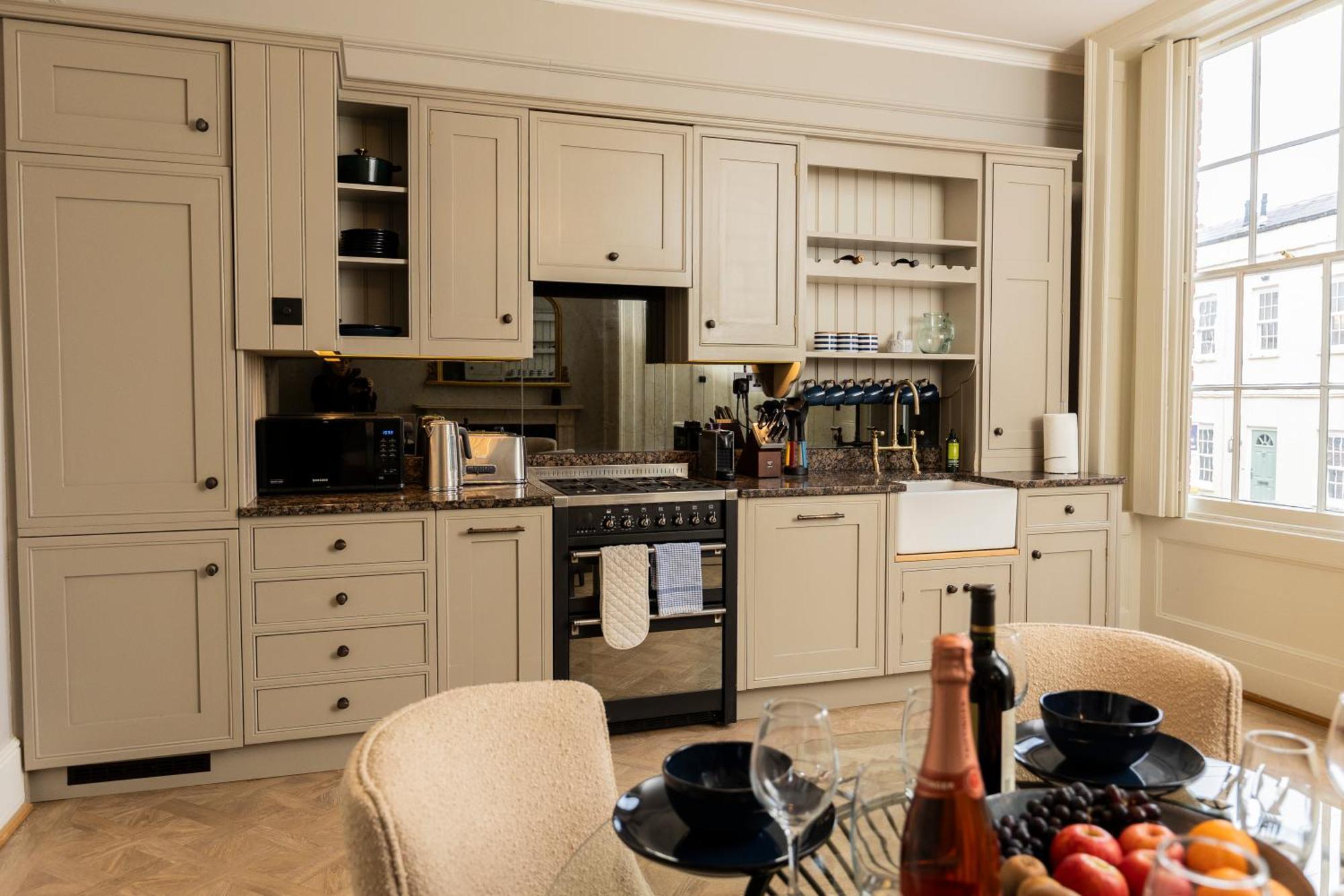 Malvern - By Luxury Apartment *
