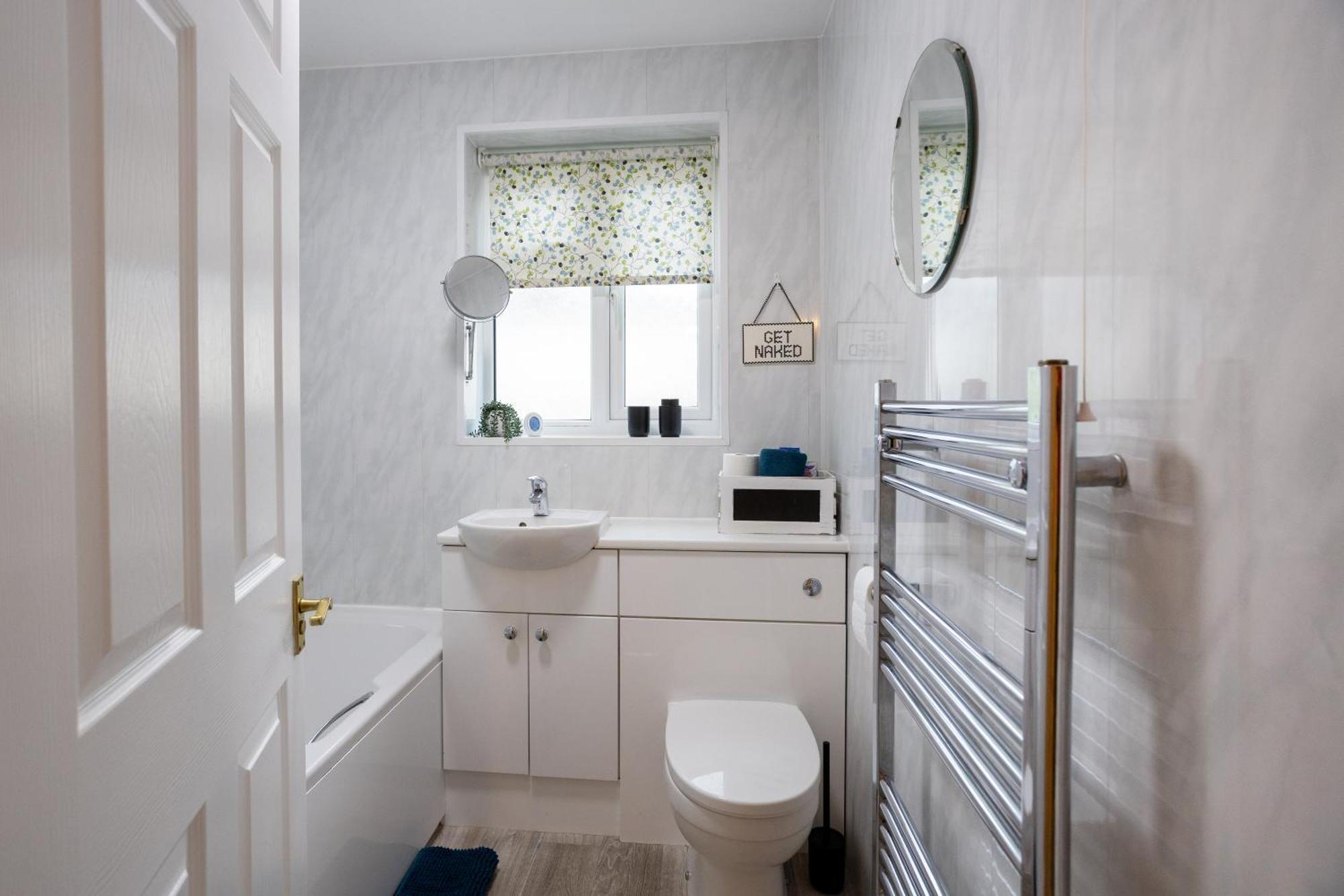 Holiday home Edwards House, Sleeps 5 In 3 Bedrooms, Bath Road, Cheltenham