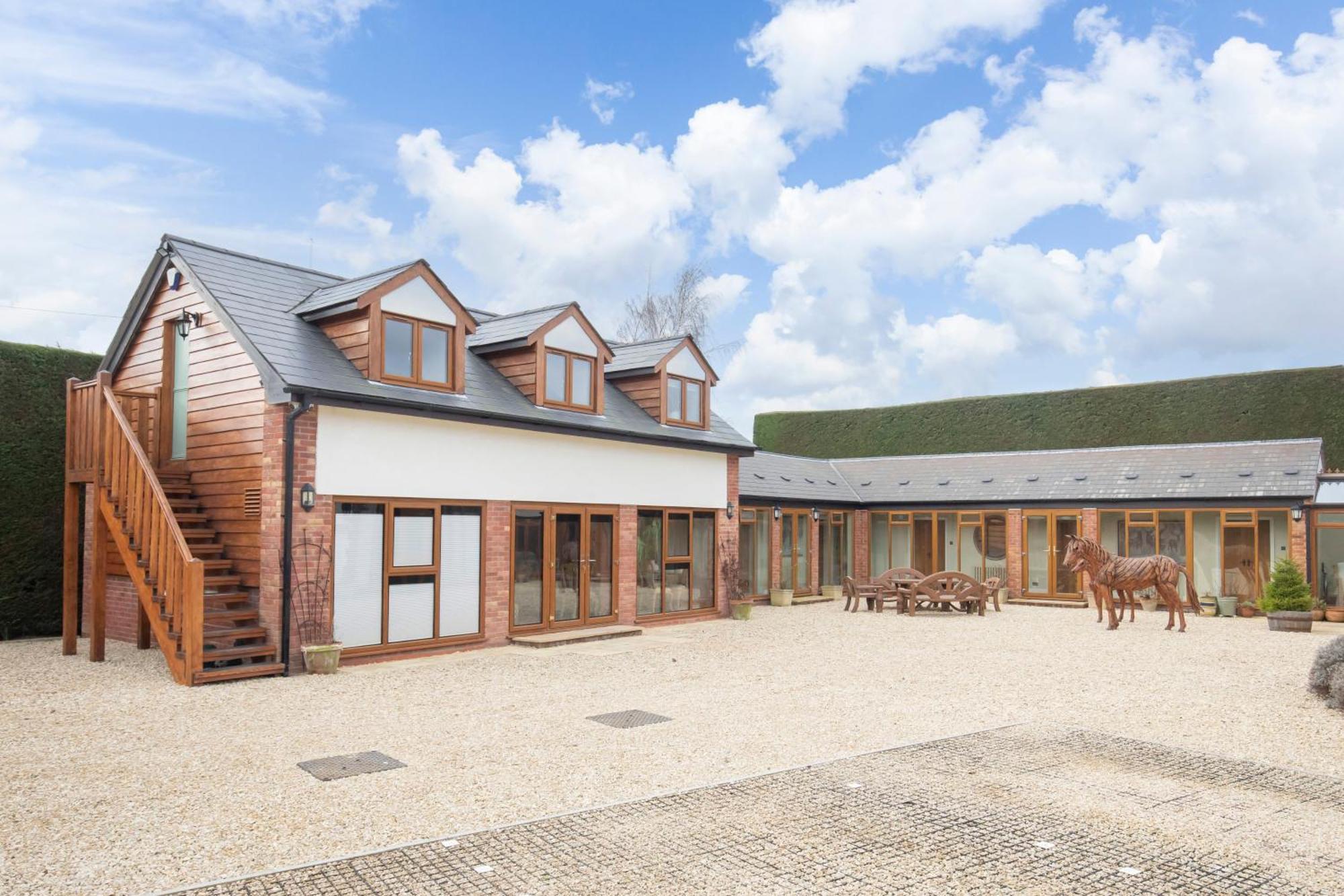 Stable - Boutique * Shurdington