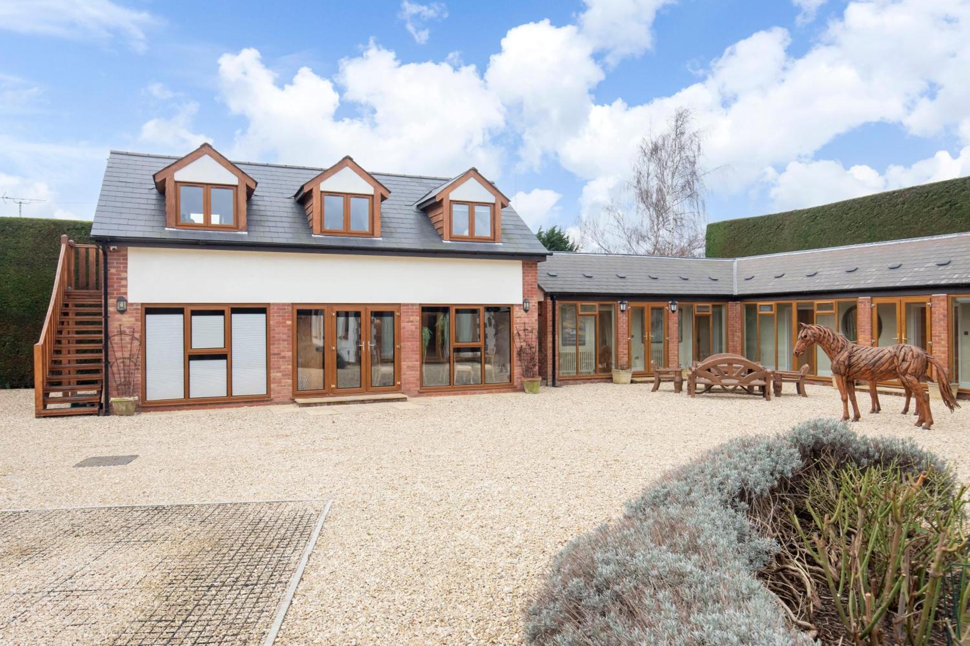 Stable - Boutique * Shurdington