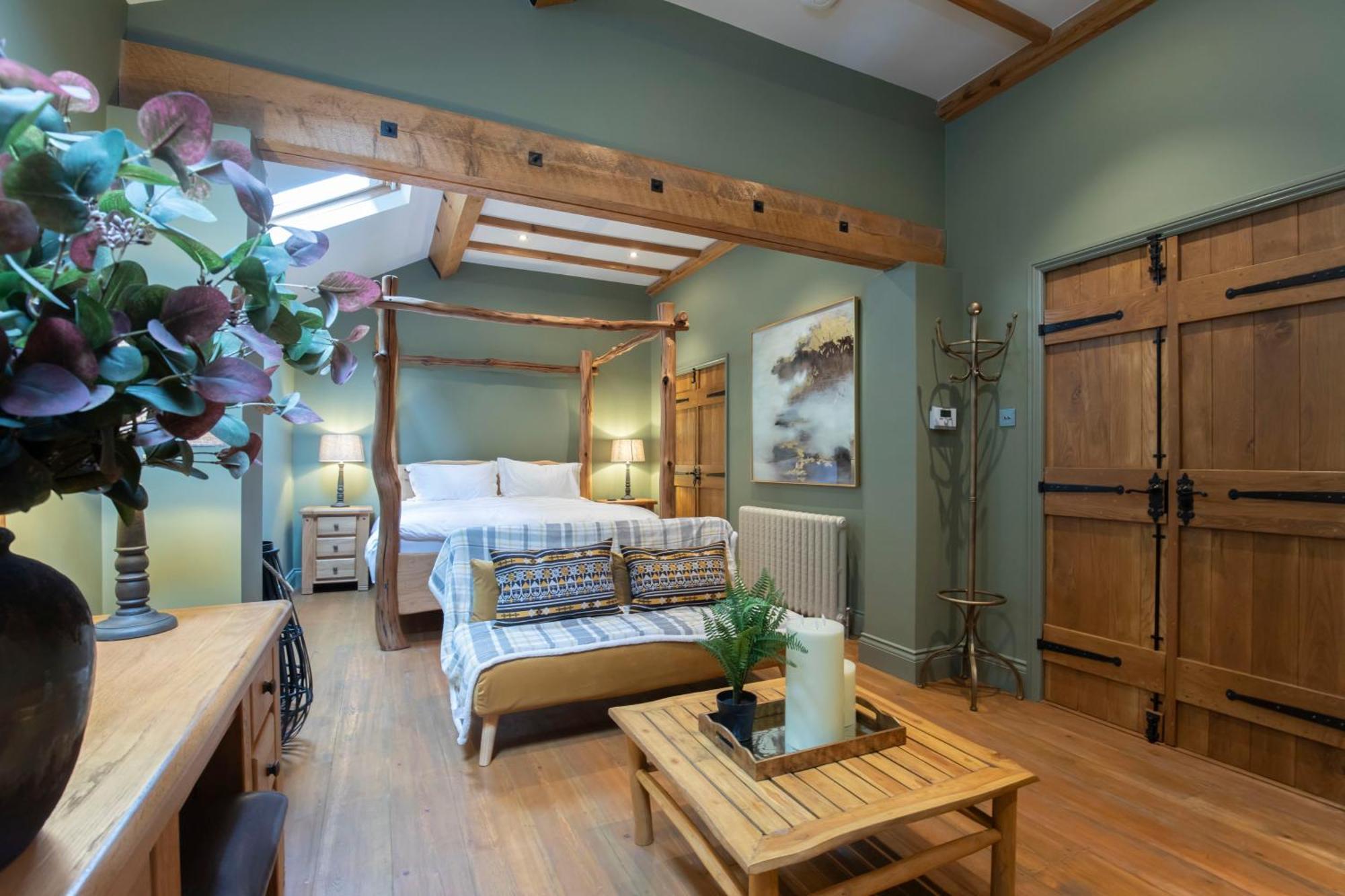 Stable - Boutique * Shurdington