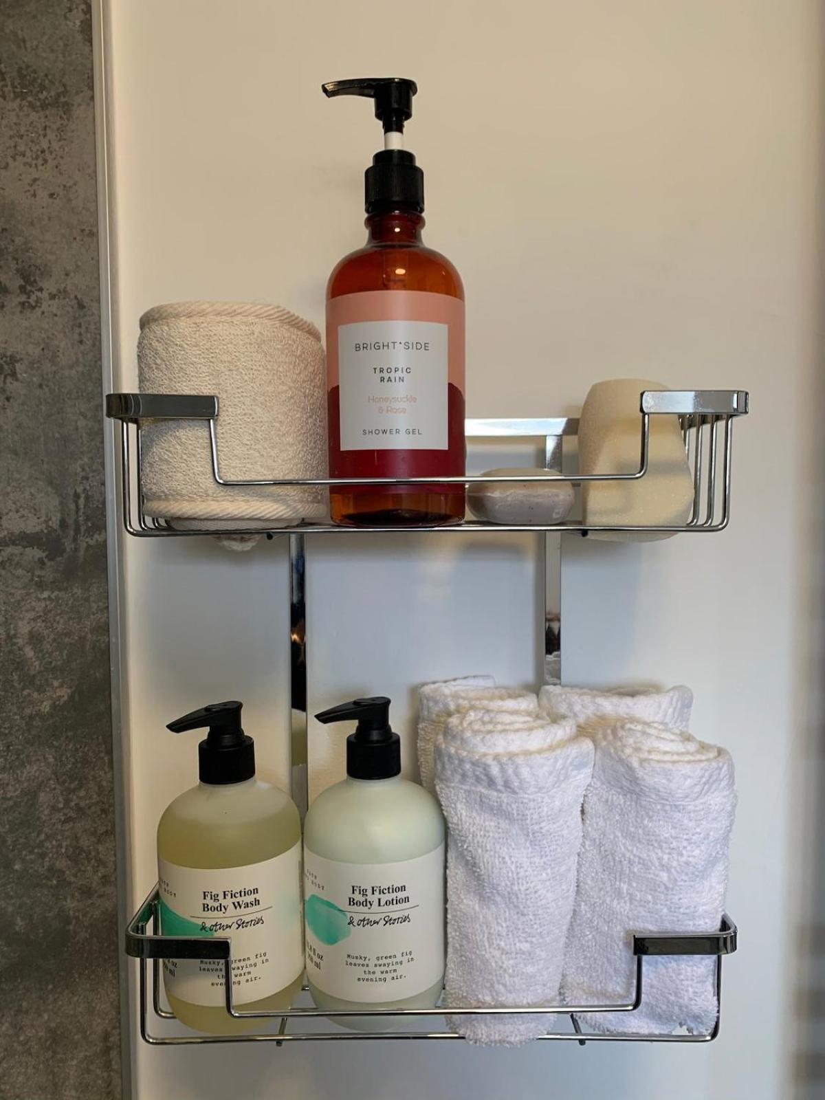 Located Flat In And Free Parking Apartment