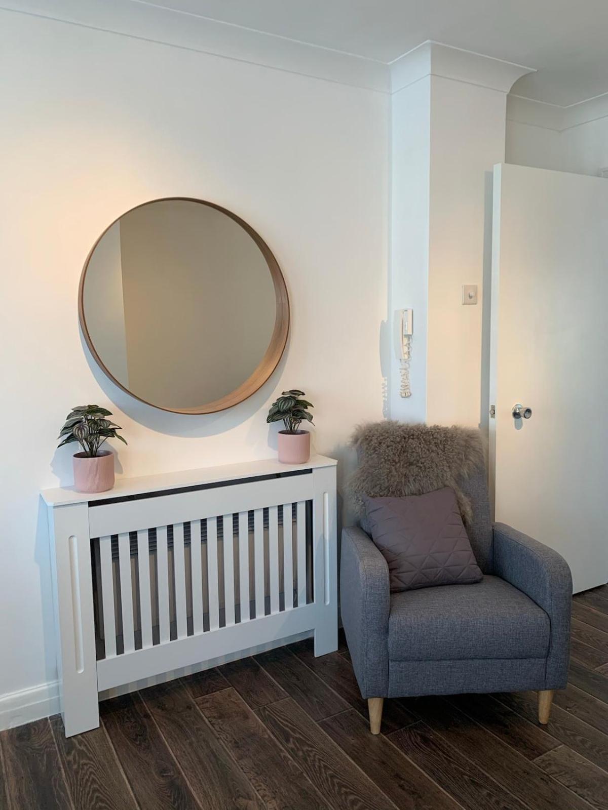 Apartment Located Flat In And Free Parking Cheltenham