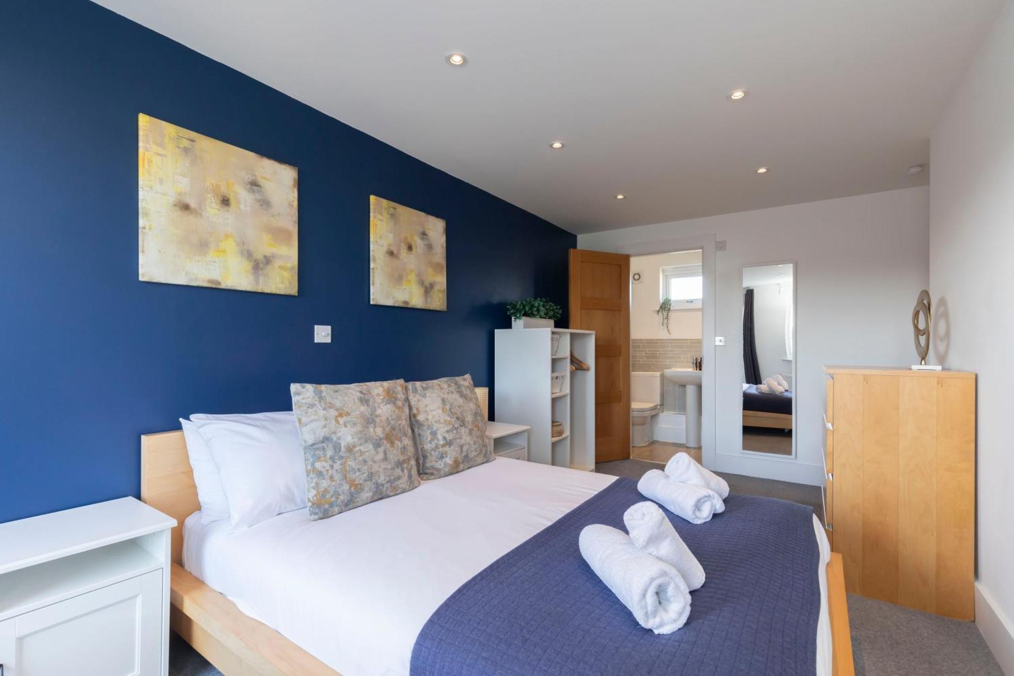 Spacious 3 Bed Cheltenham