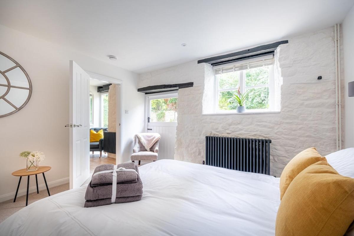 Luxury Thatched Cotswold Cottage, Amazing Location * Cheltenham