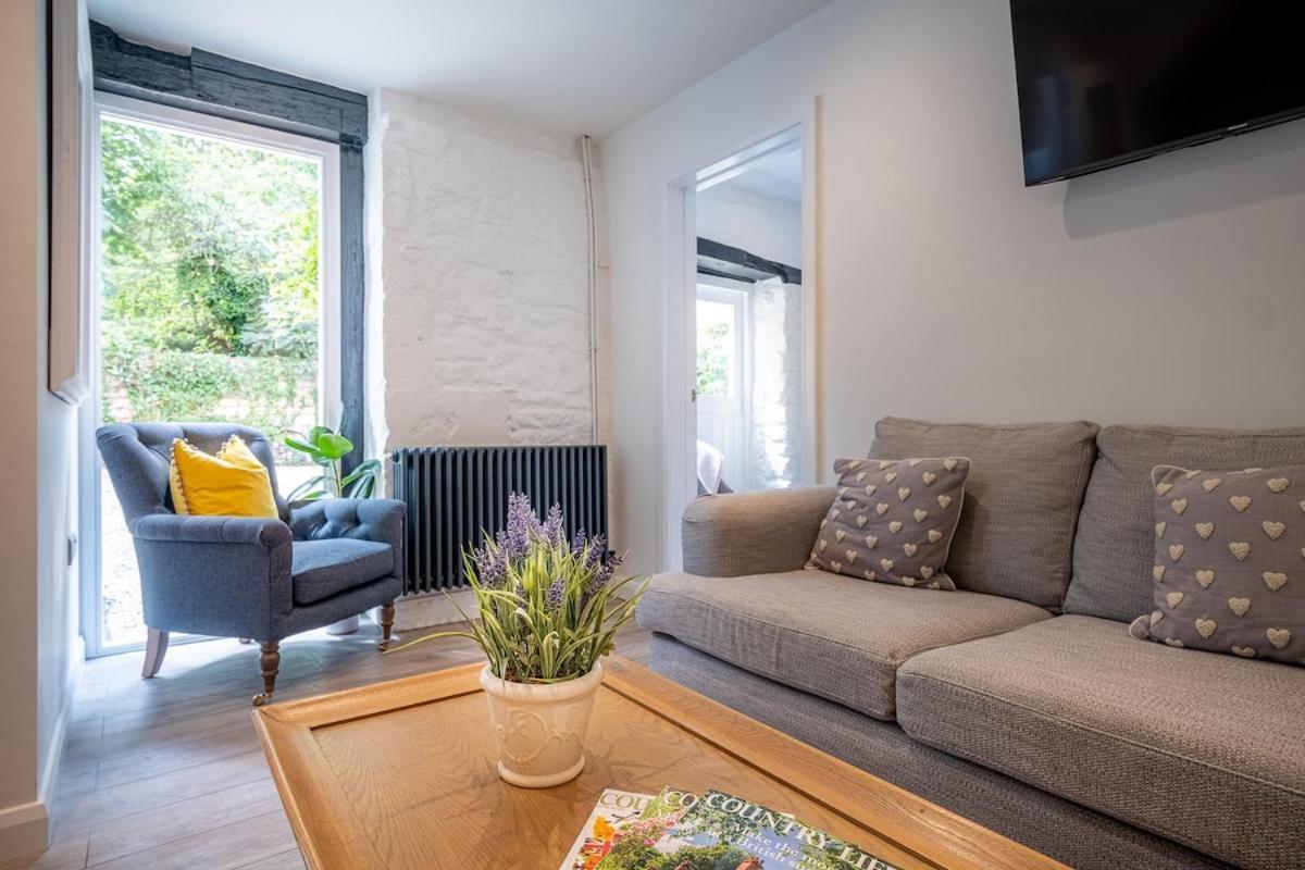 Luxury Thatched Cotswold Cottage, Amazing Location Apartment Cheltenham