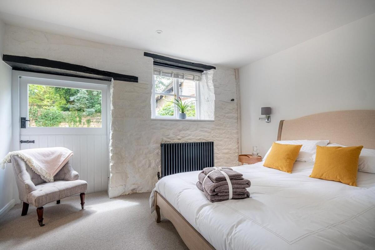 Luxury Thatched Cotswold Cottage, Amazing Location Cheltenham