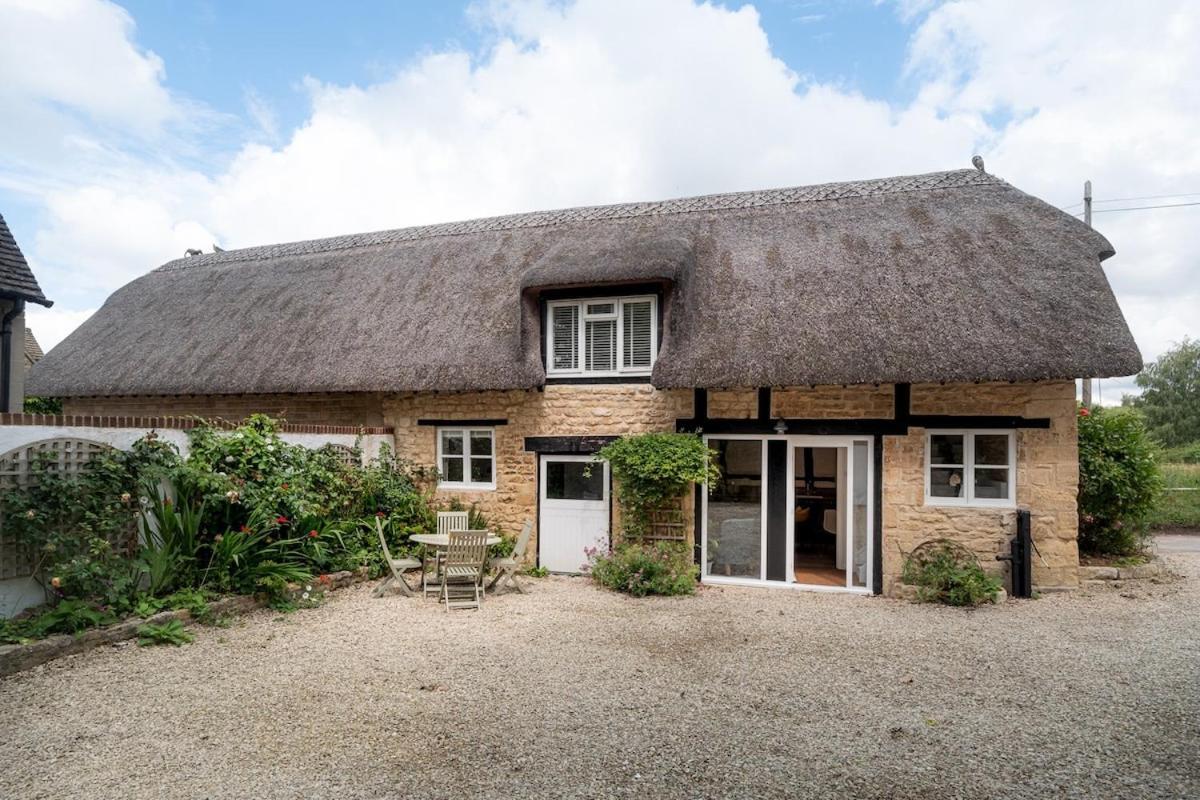 Luxury Thatched Cotswold Cottage, Amazing Location Apartment