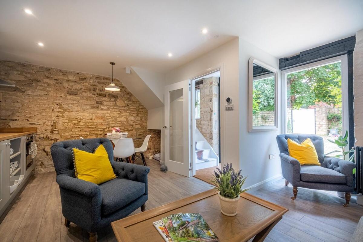 Luxury Thatched Cotswold Cottage, Amazing Location Apartment *