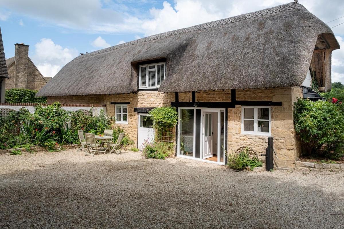Luxury Thatched Cotswold Cottage, Amazing Location * Cheltenham