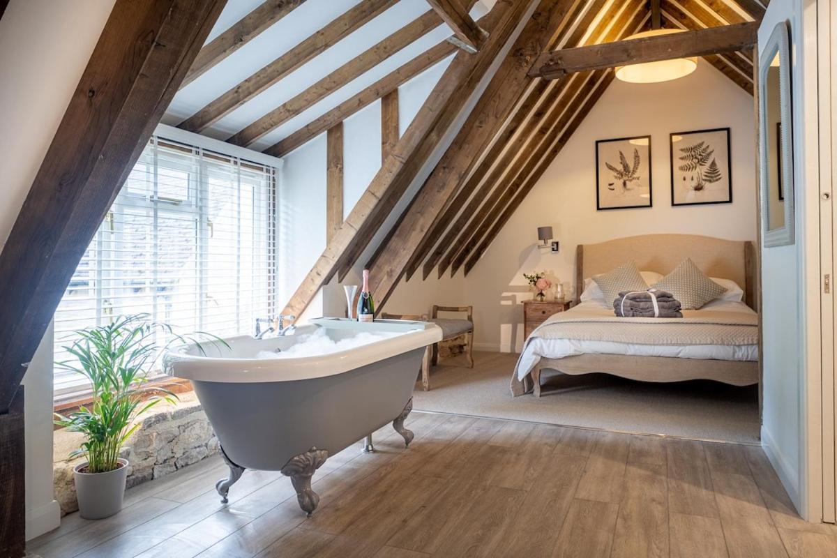 Apartment Luxury Thatched Cotswold Cottage, Amazing Location