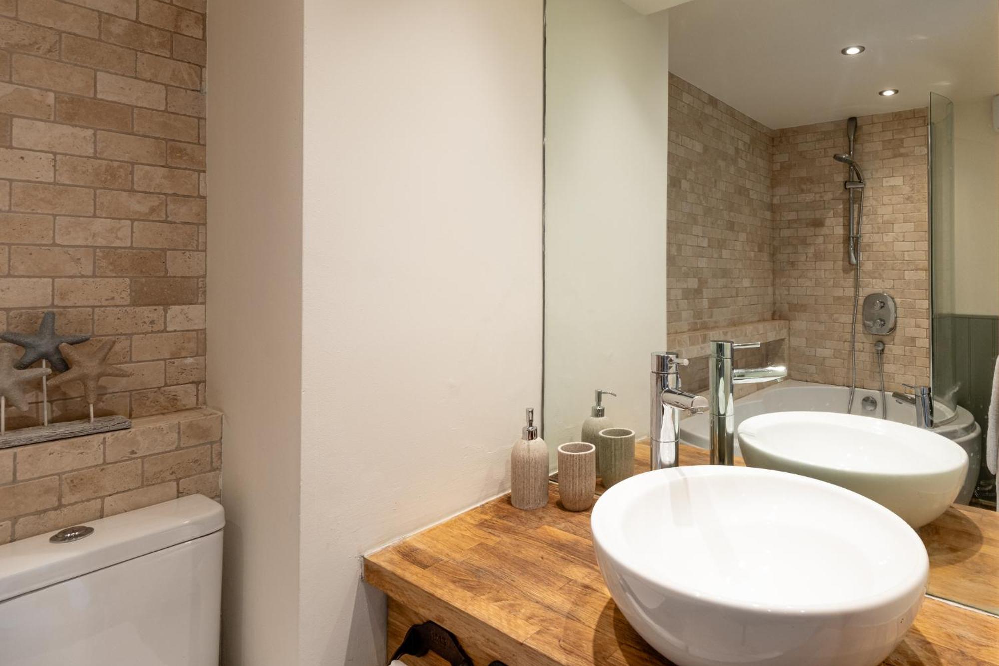 The Coach House - Beautiful In Cheltenham! Apartamento *