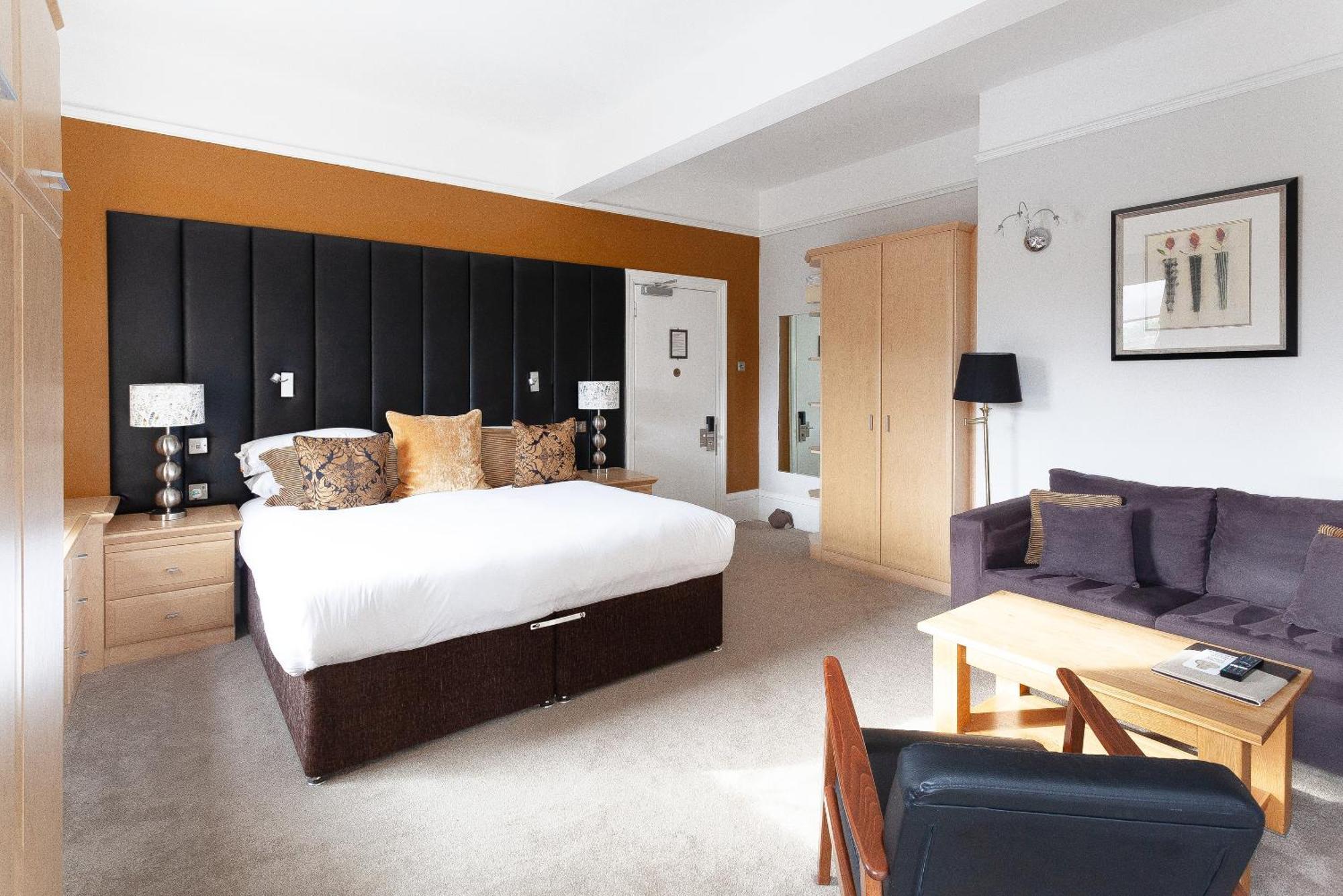 Beaumont House Guest house 4*