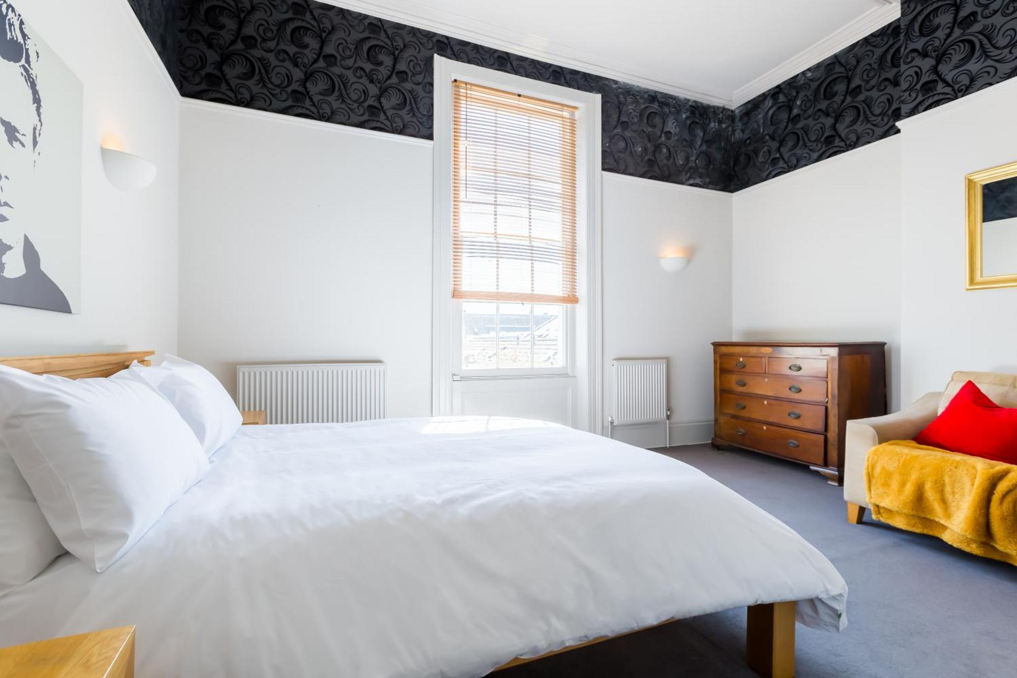 Vineyard - By Luxury * Cheltenham