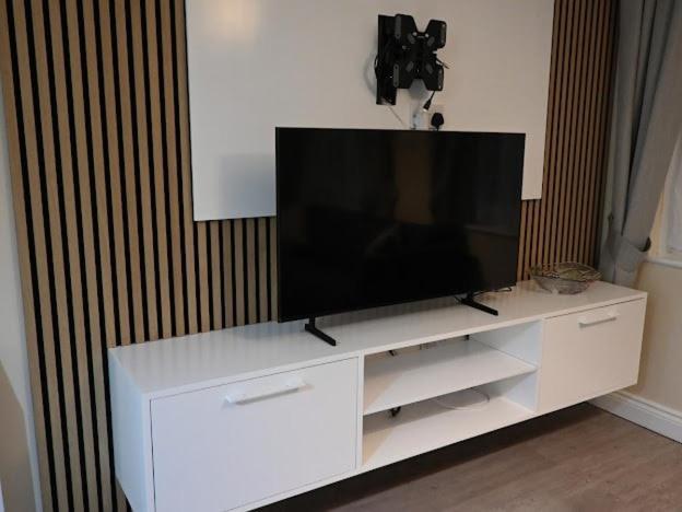 Located With Parking * Cheltenham