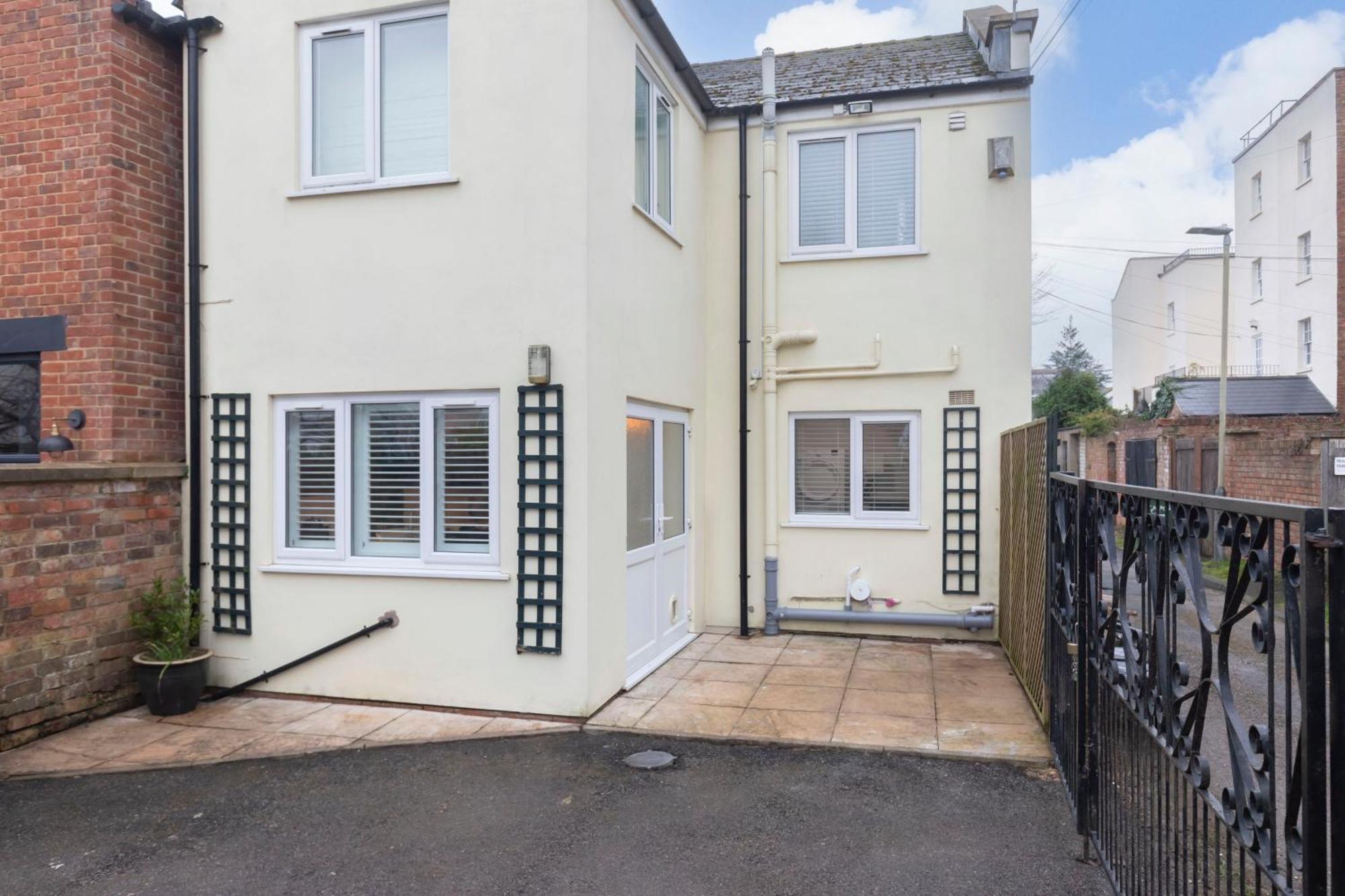 Peaceful 3-bed In Tivoli Cheltenham