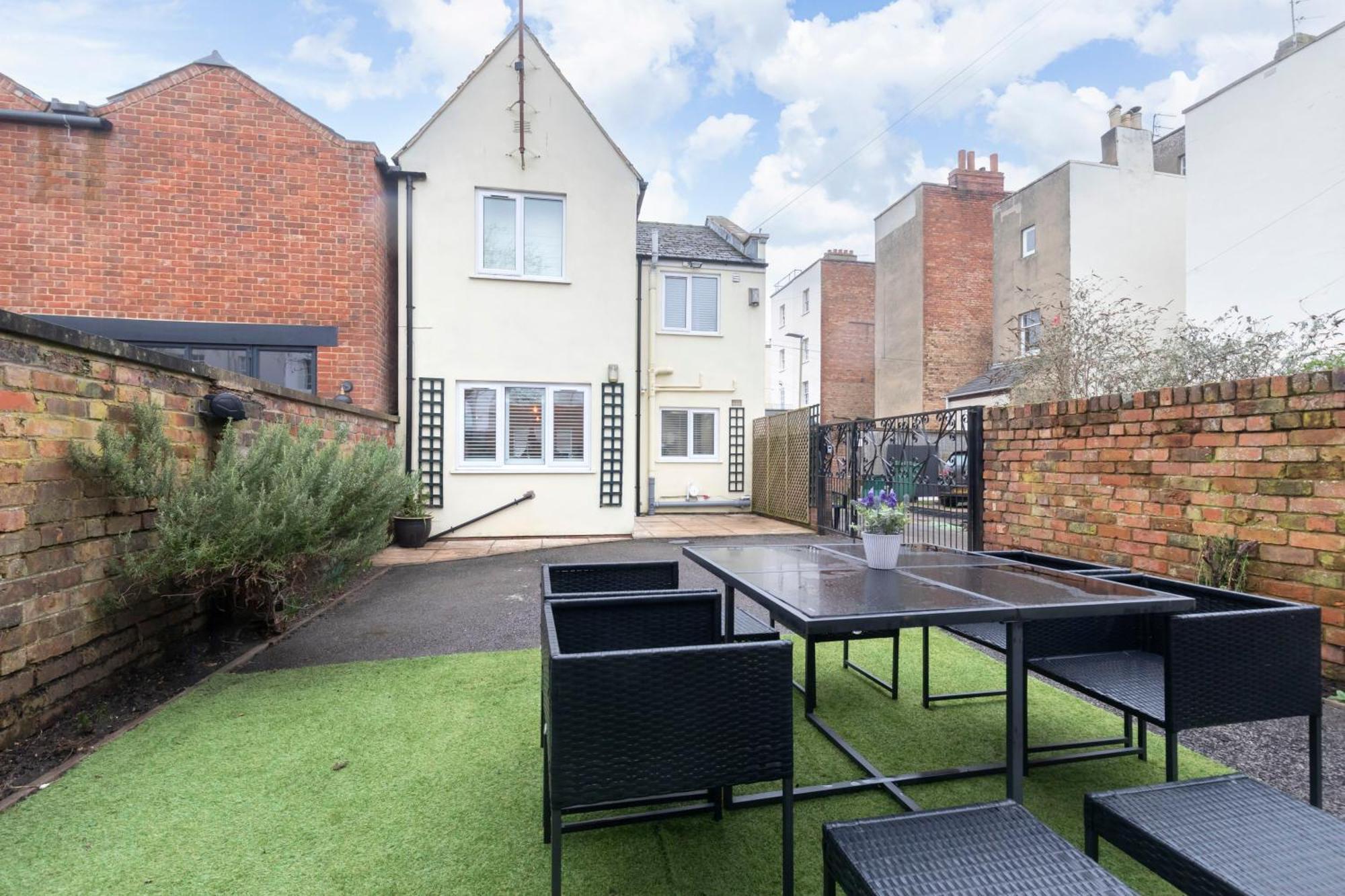 Peaceful 3-bed In Tivoli * Cheltenham