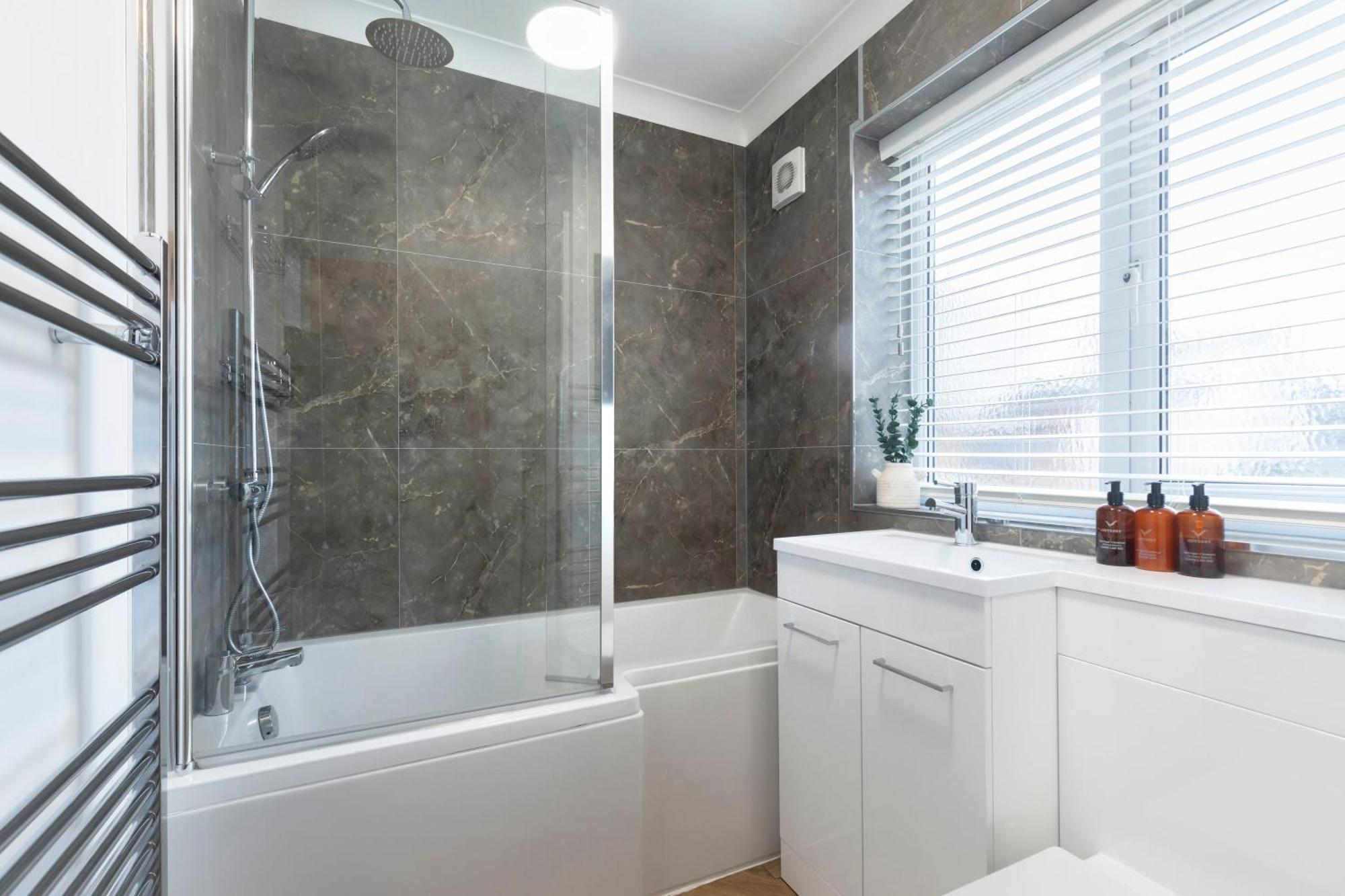 Peaceful 3-bed In Tivoli Cheltenham