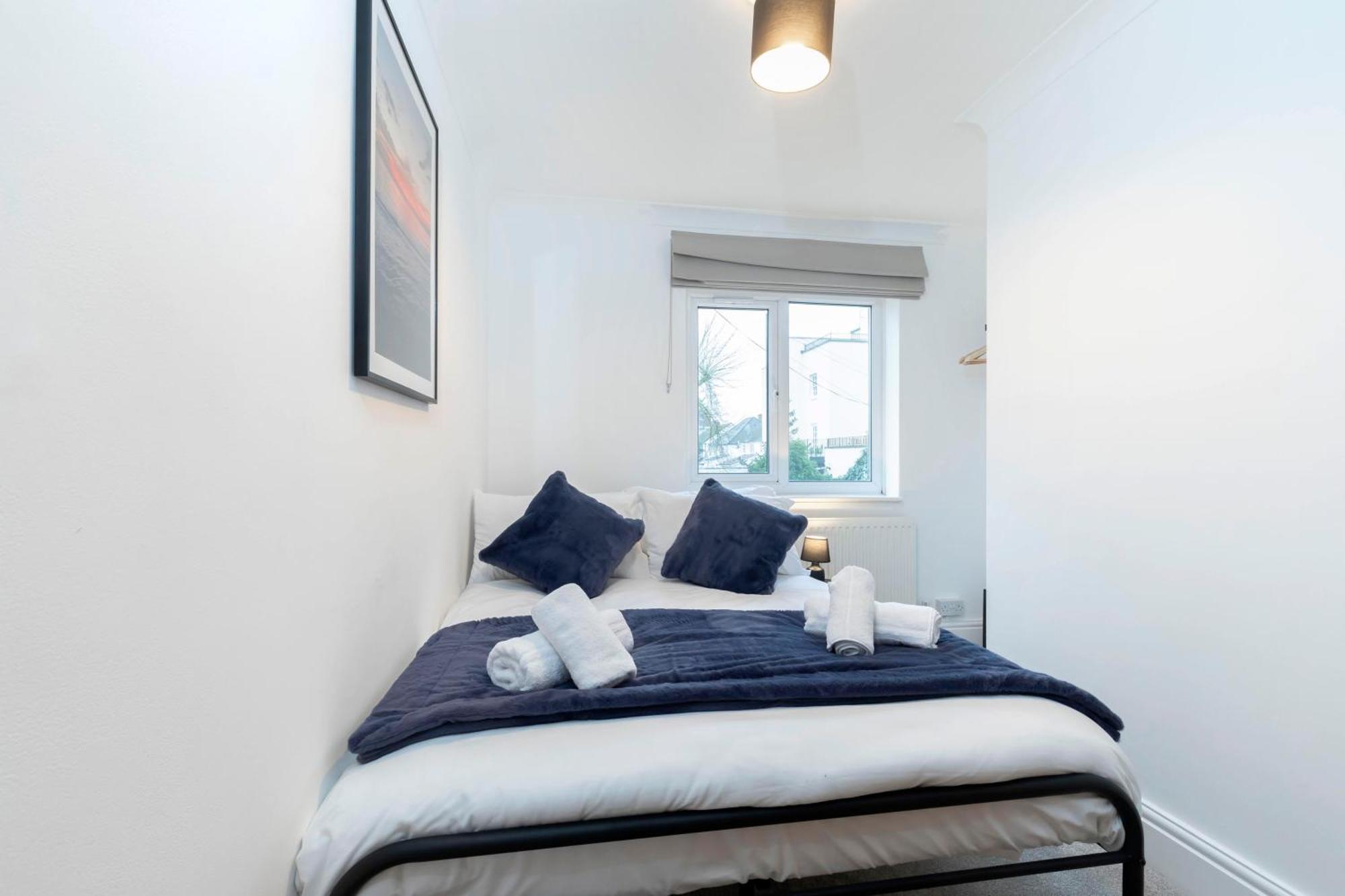 Peaceful 3-bed In Tivoli Holiday home Cheltenham
