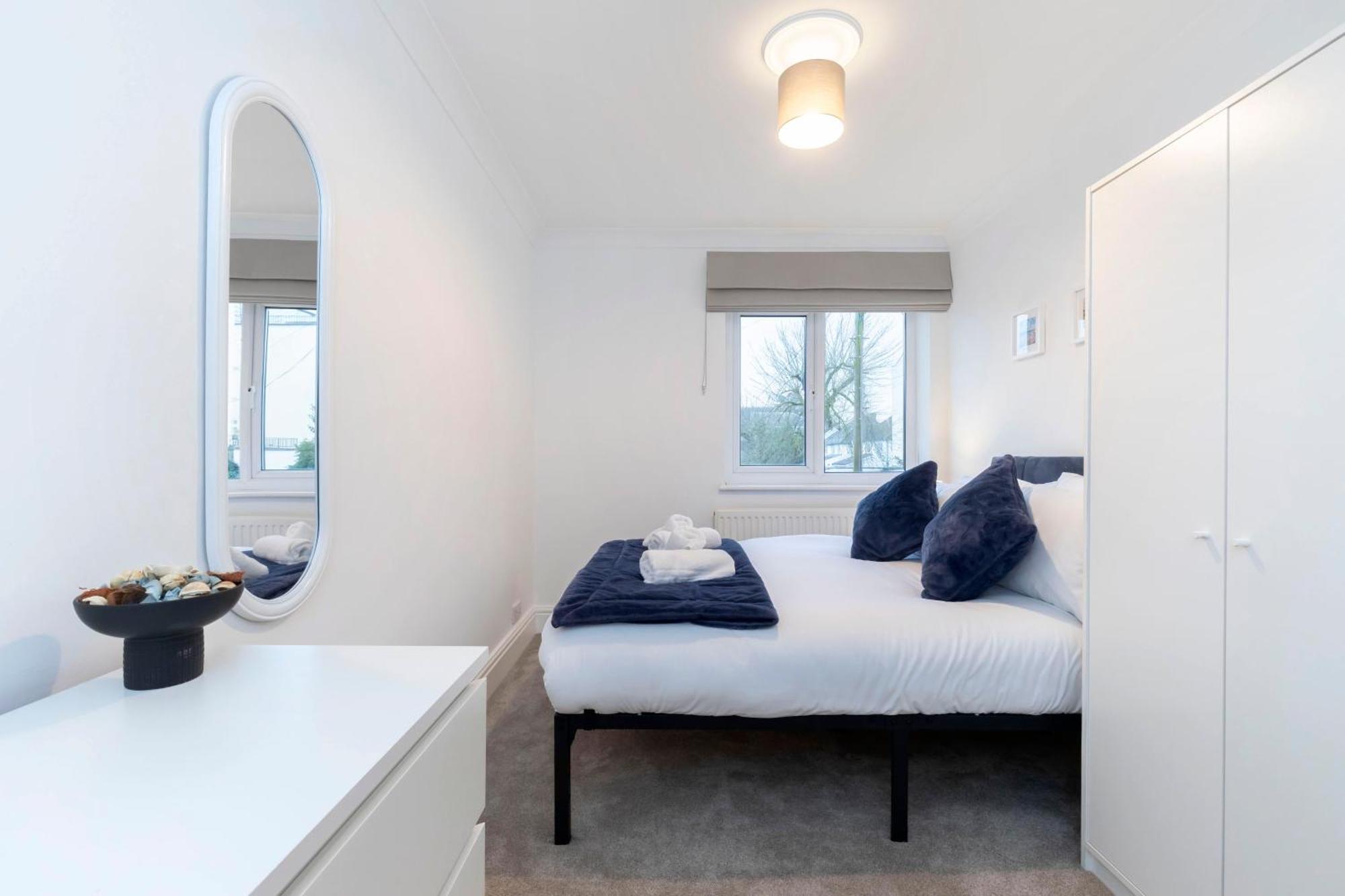 Peaceful 3-bed In Tivoli Holiday home Cheltenham