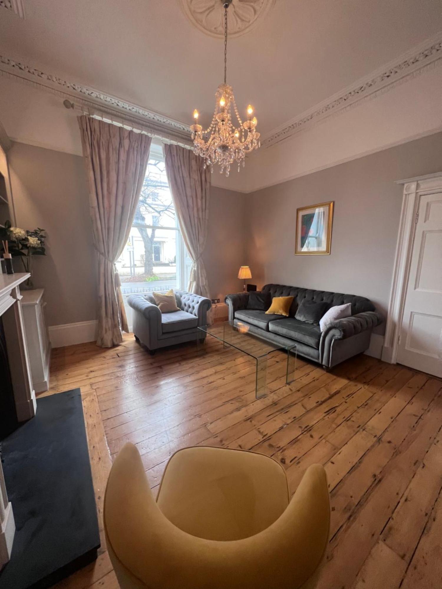 No2 Clarence Grade Ii Regency Townhouse Short Walk To Racecourse And Town Centre