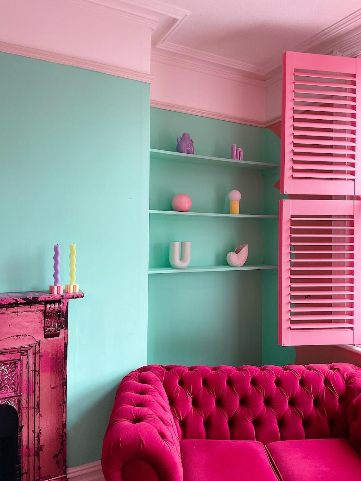 Colourful Close To Town Centre Apartment Cheltenham