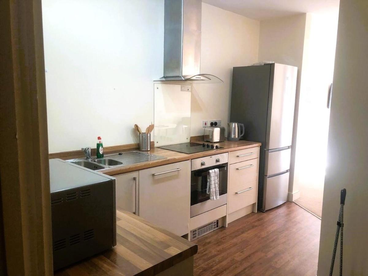 Town Centre Apartment, Private Parking