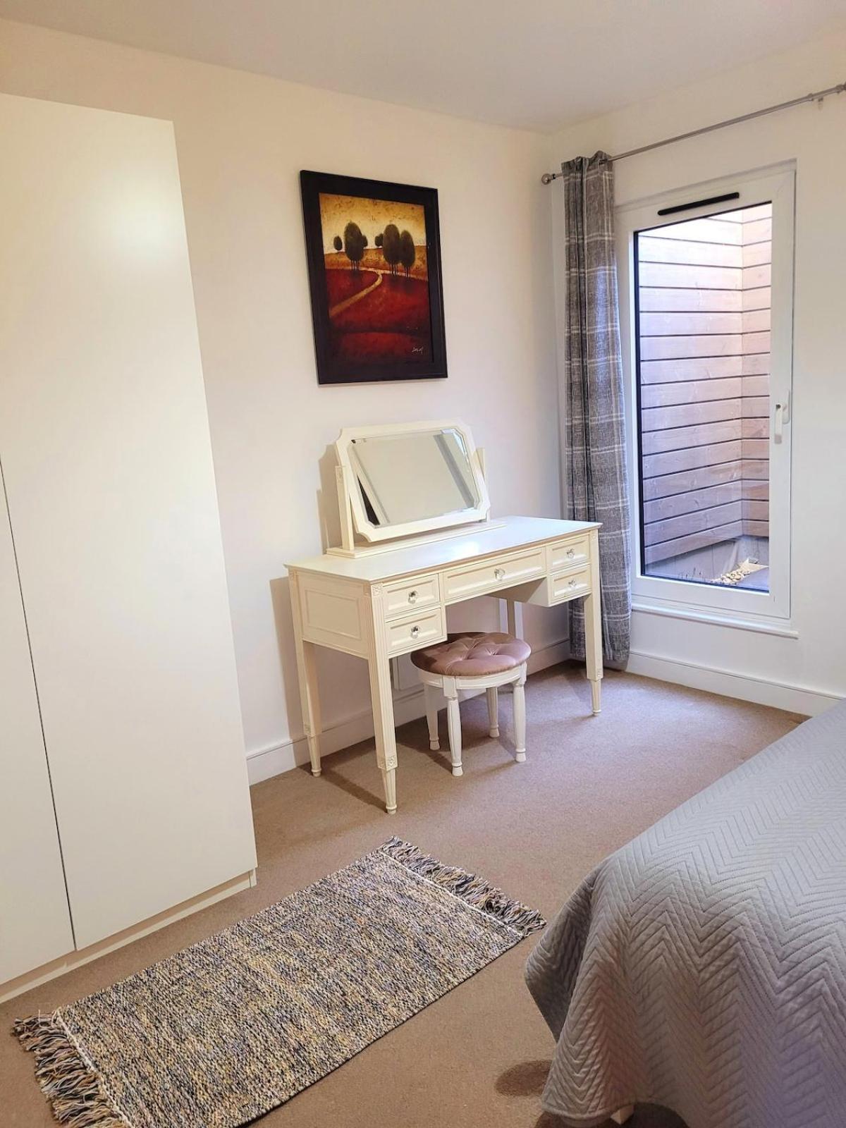 Town Centre Apartment, Private Parking Apartment *