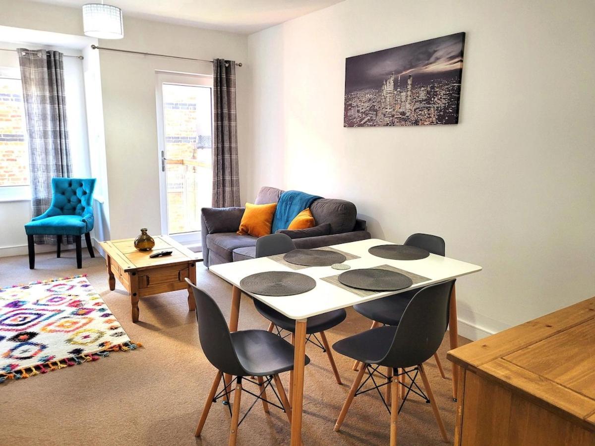 Apartment Town Centre Apartment, Private Parking Cheltenham