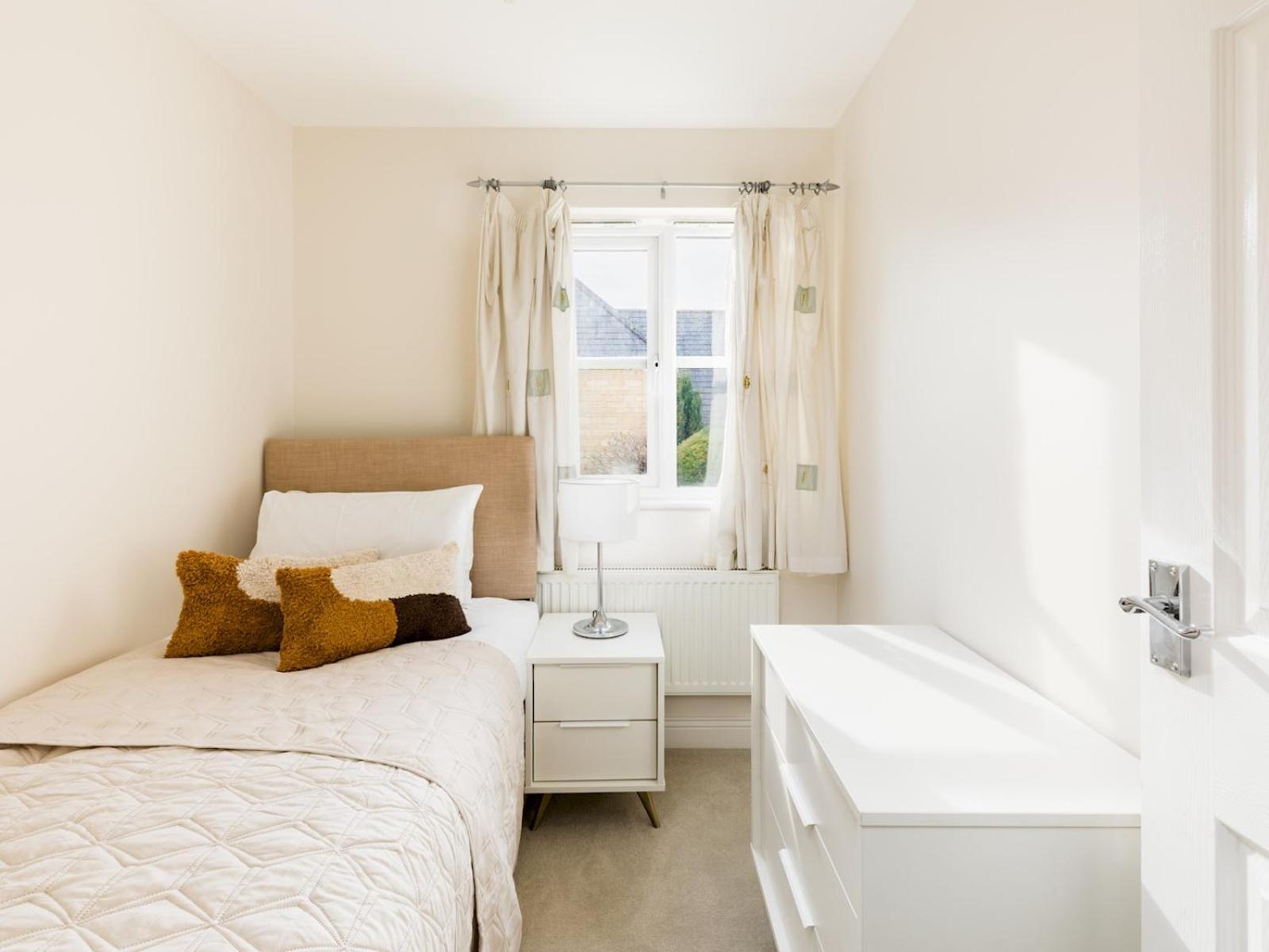 Pass The Keys Modern Stylish Family Private Garden Cheltenham
