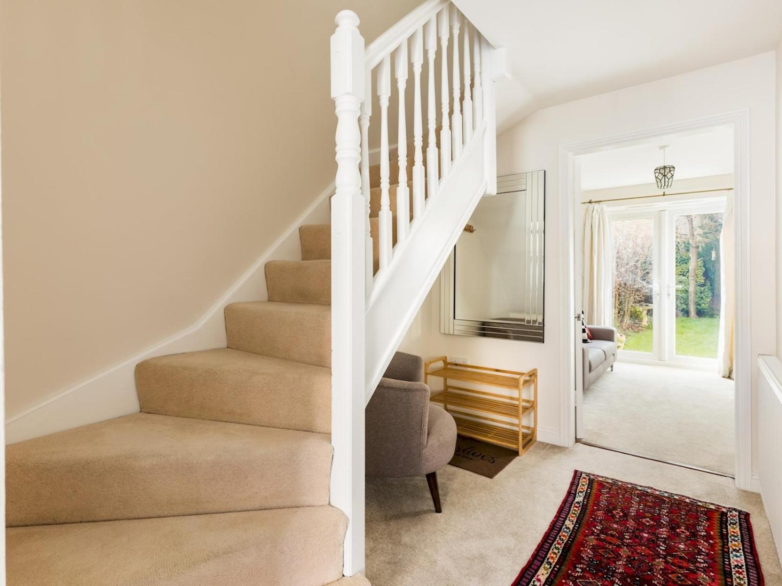 Pass The Keys Modern Stylish Family Private Garden * Cheltenham