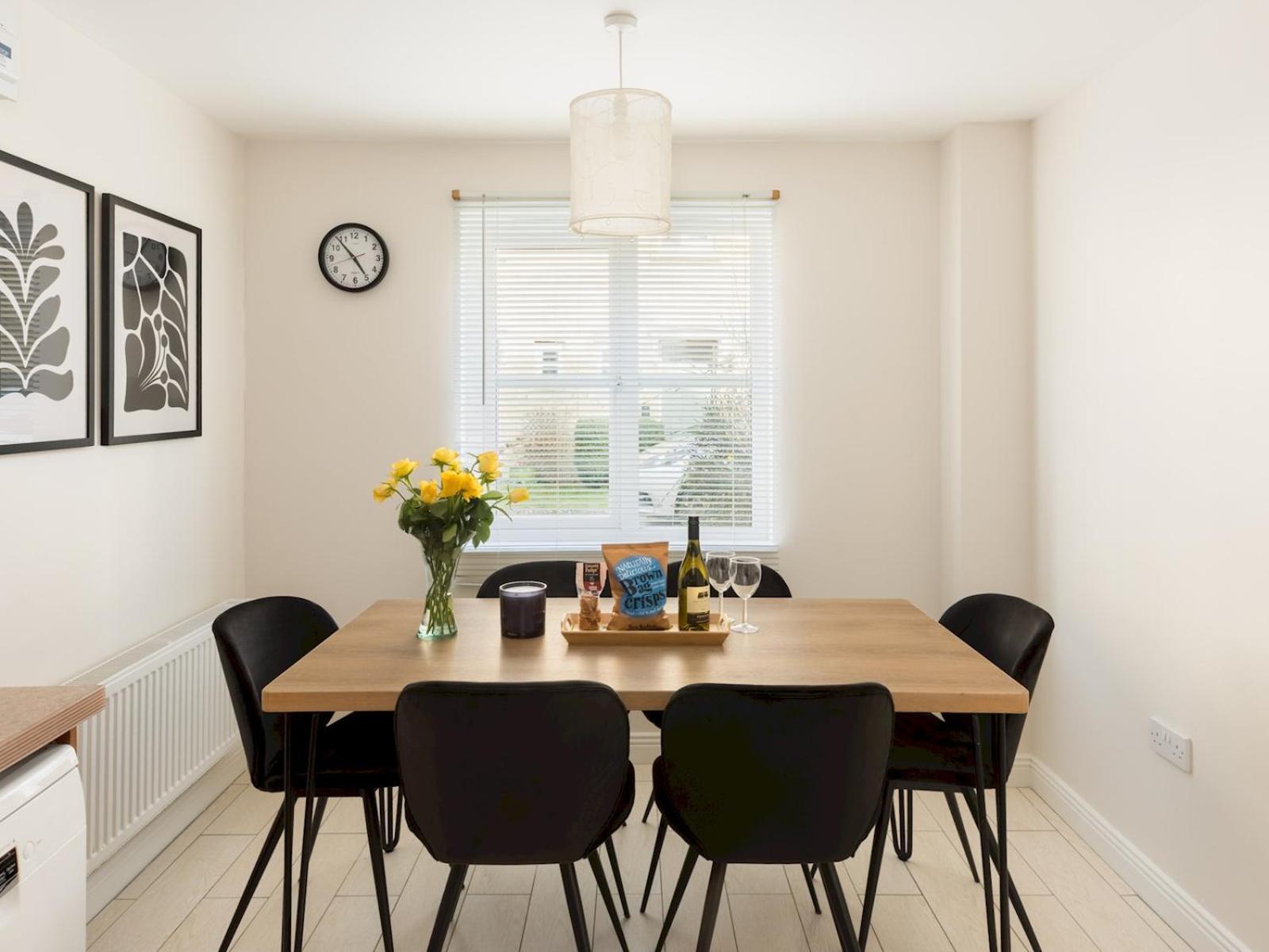 Pass The Keys Modern Stylish Family Private Garden Cheltenham