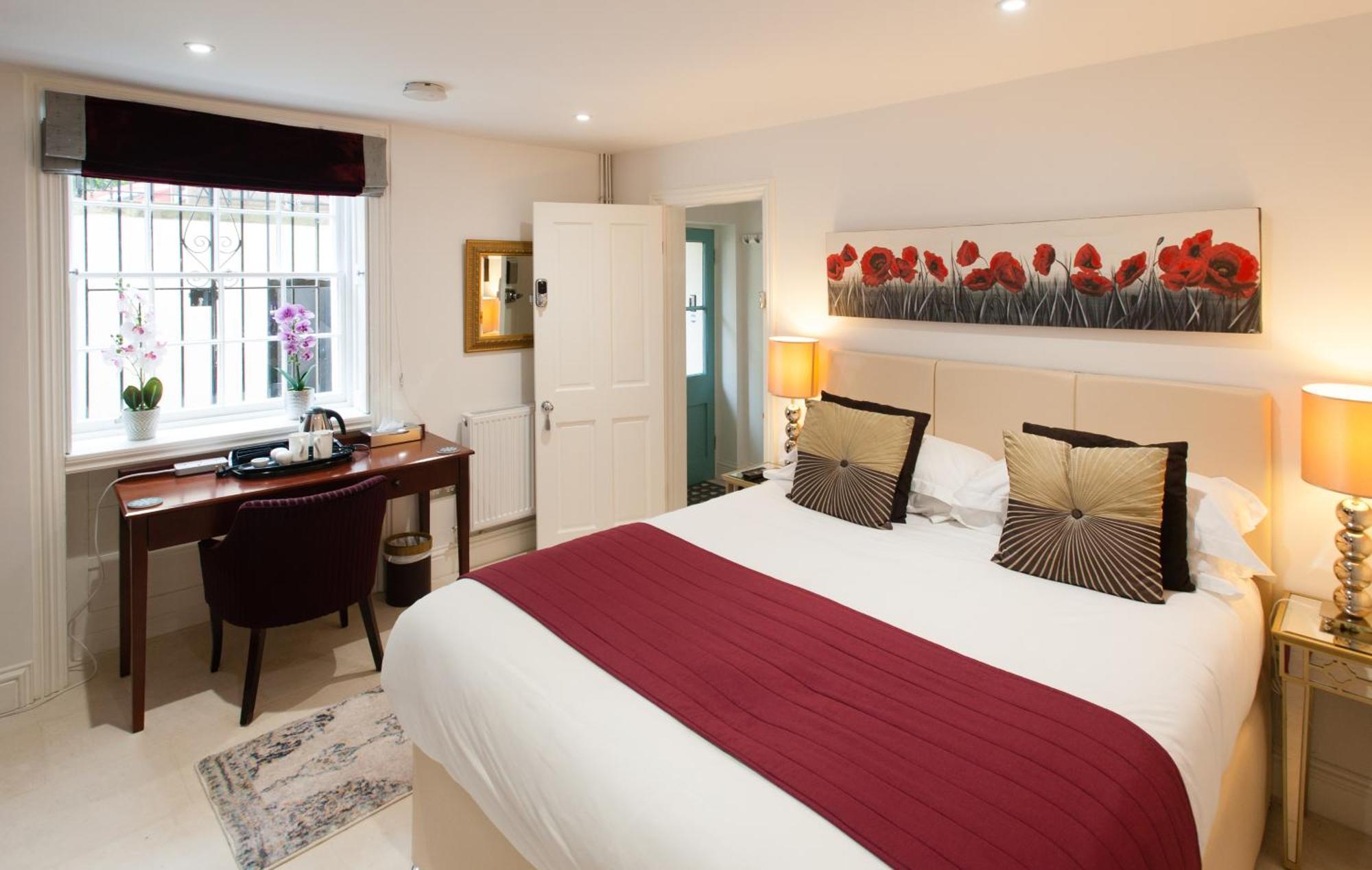 Guest house Town Centre Luxury In 21a, 21b And 21c Montpellier Terrace Available Separately Or Together, Amazing Location Opposite Montpellier Gardens Cheltenham