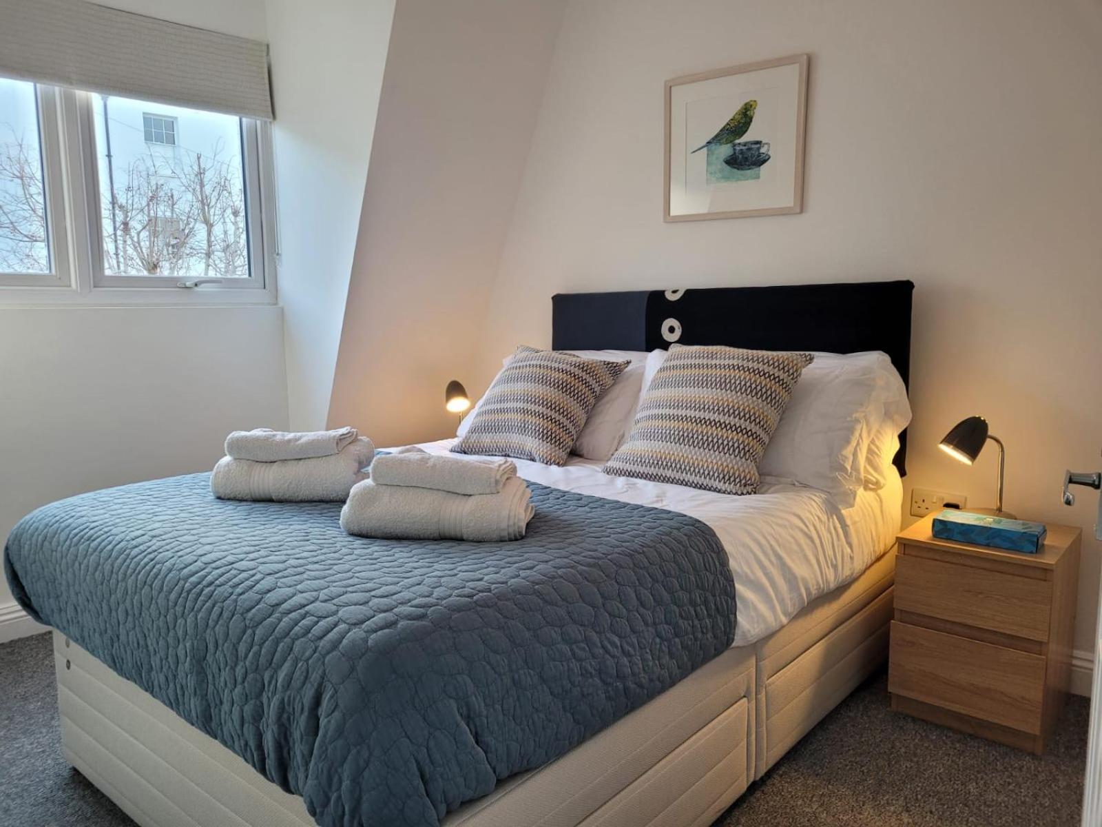 Cosy Quiet Two Bedroom House Near Town Centre