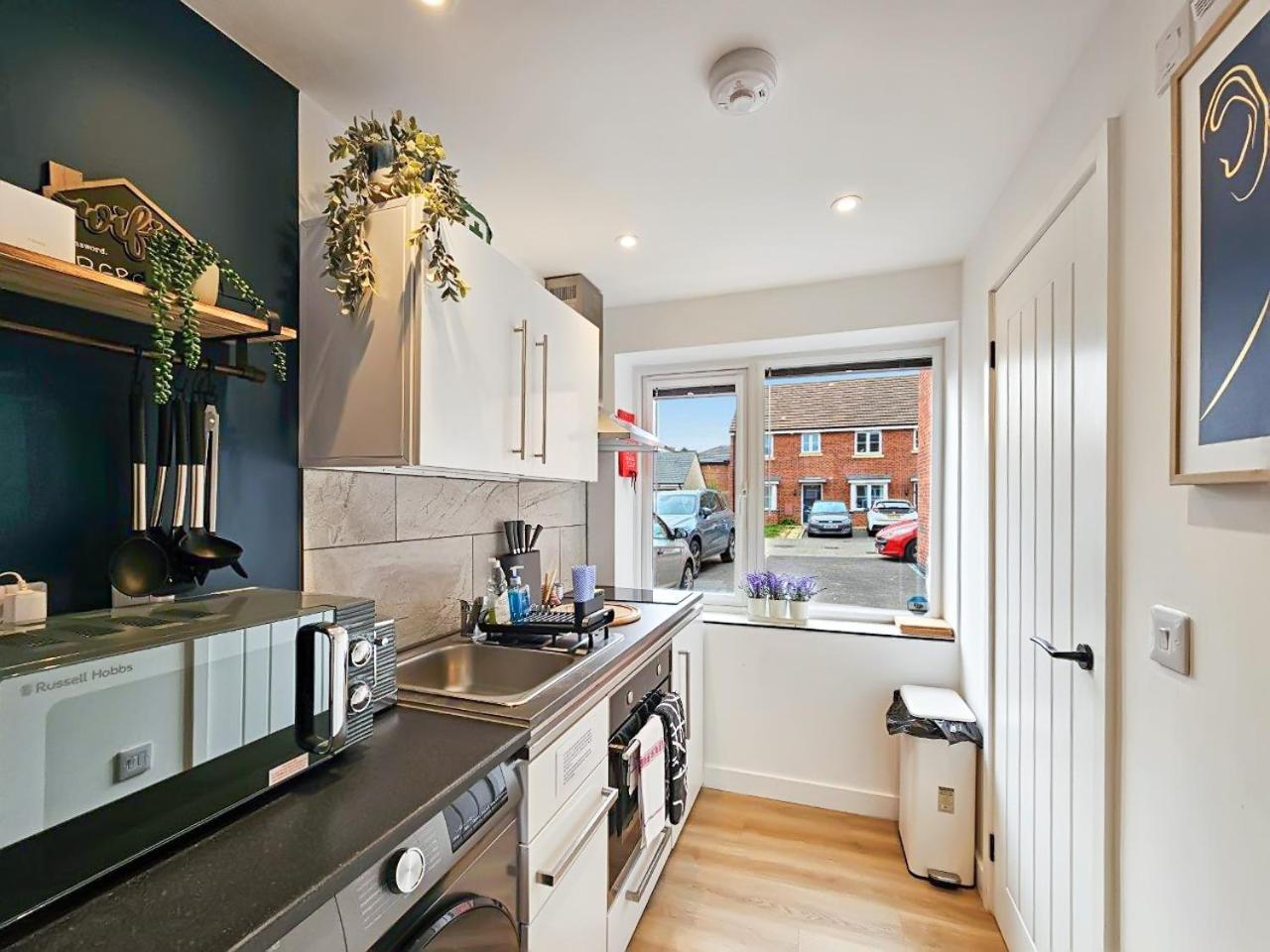 Blue Garden Retreat By Fortuna Apartment Cheltenham