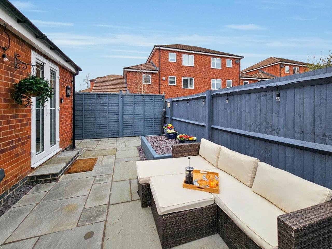 Blue Garden Retreat By Fortuna Cheltenham