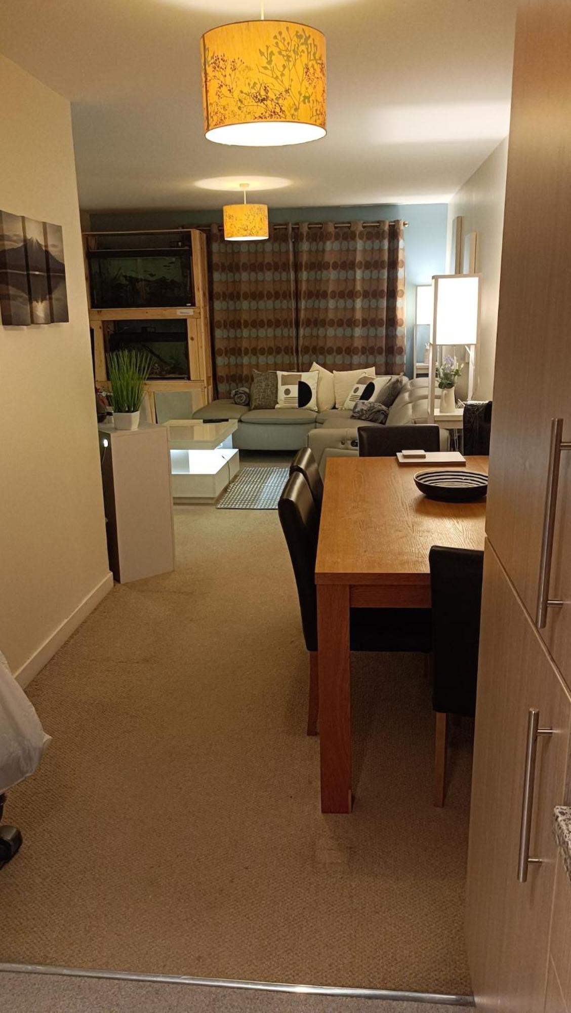 Spacious Cheltenham Flat With Free Allocated Parking *