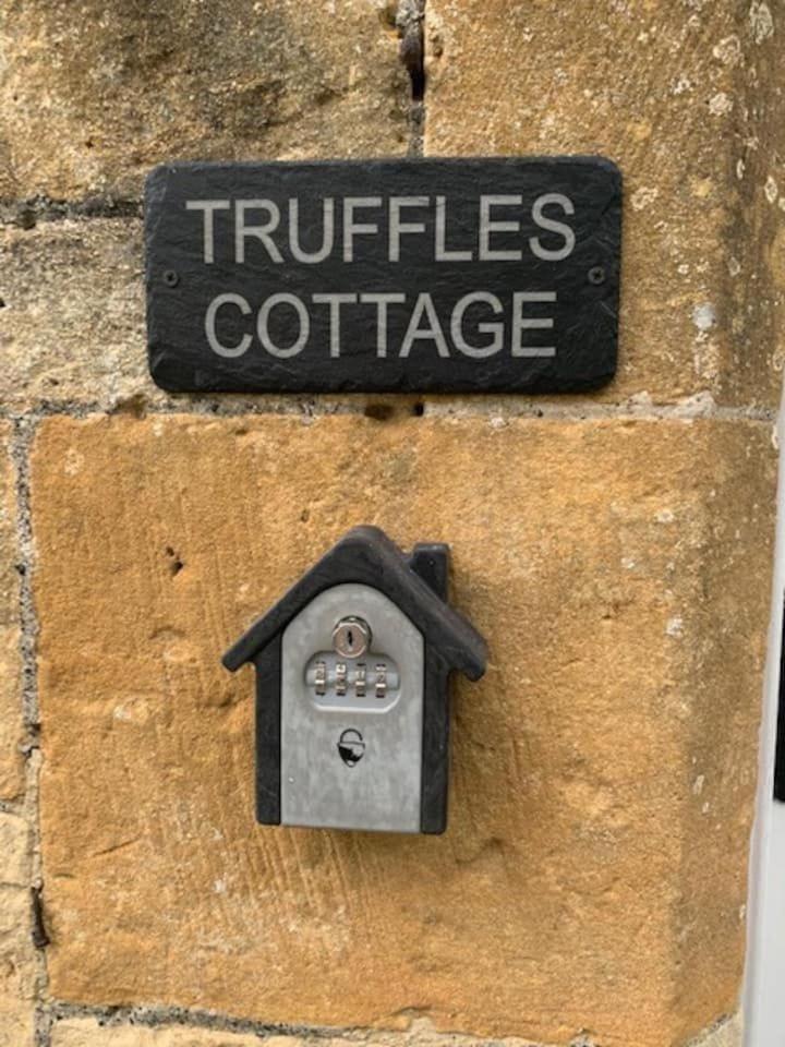 Tiesel & Truffles Holiday home Cheltenham