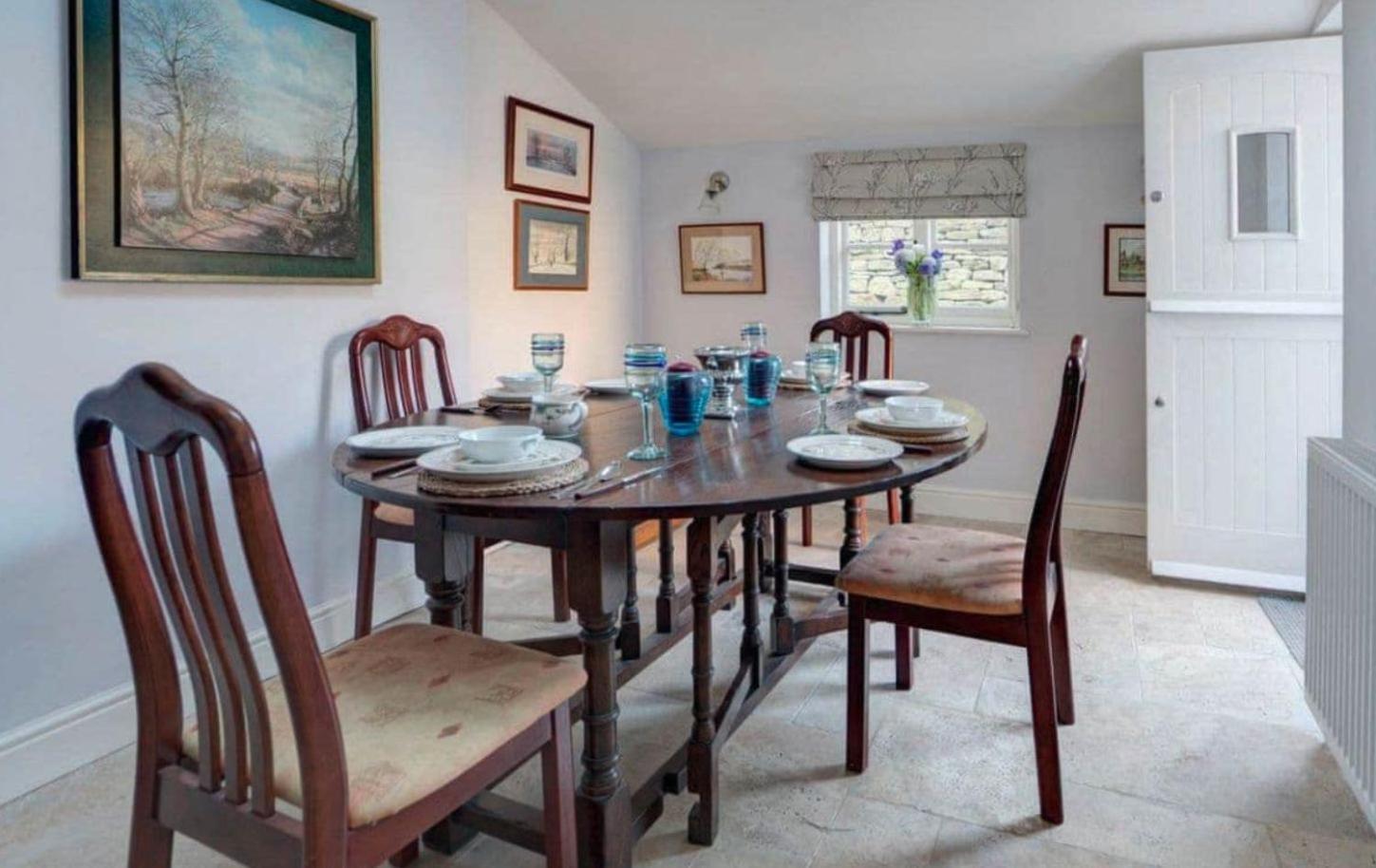 Holiday home Tiesel & Truffles Cheltenham