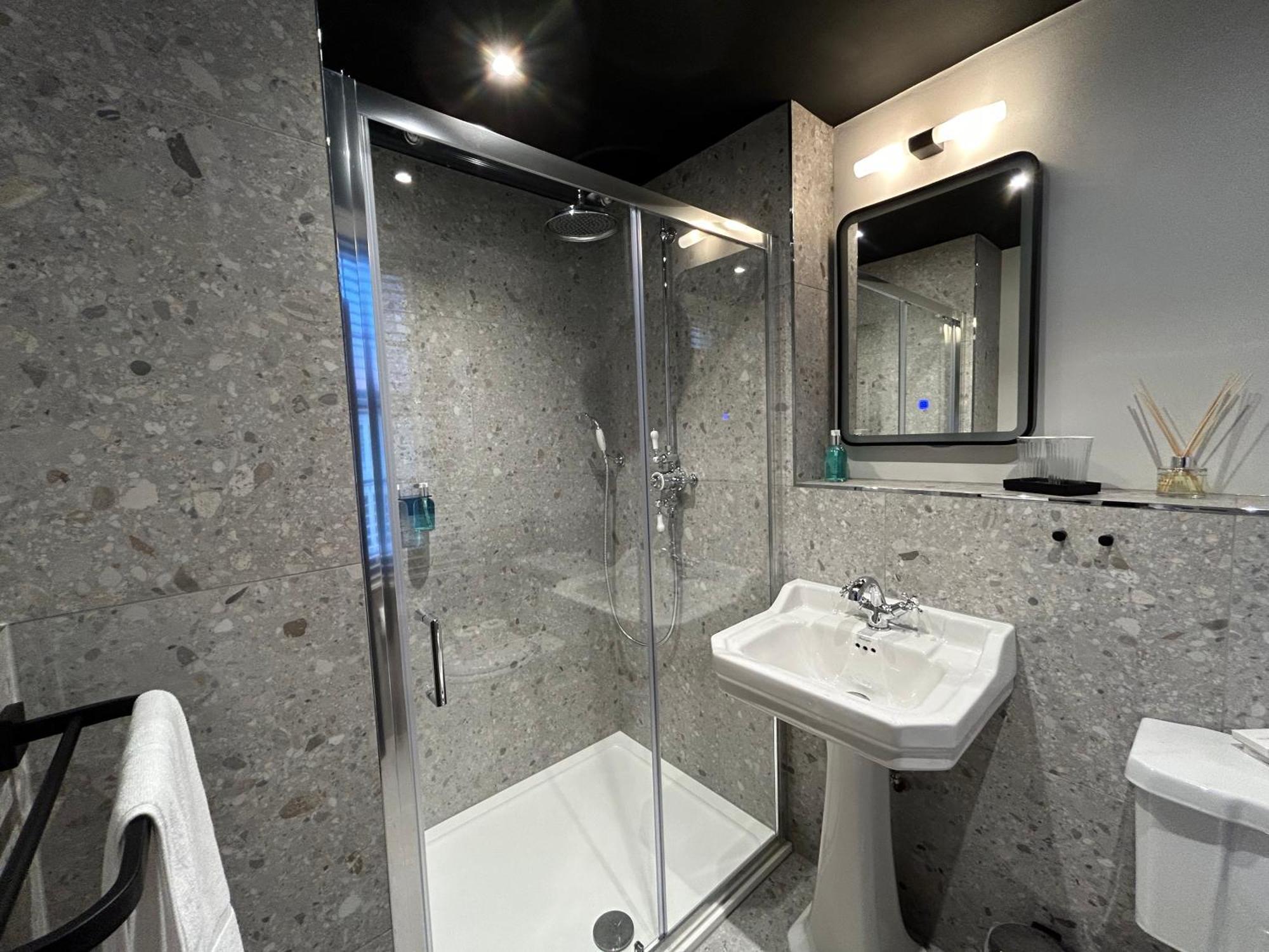 Crescent Place By Mansley Aparthotel Cheltenham