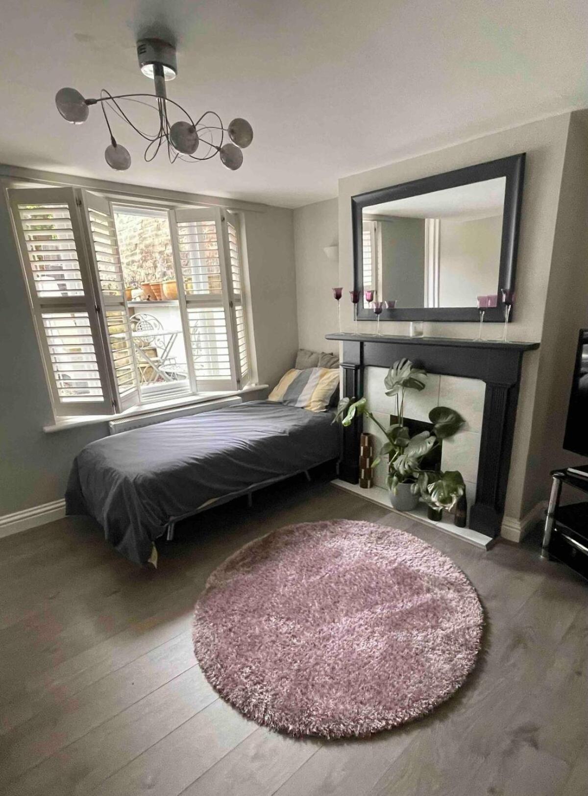 Stylish Garden In Apartment Cheltenham