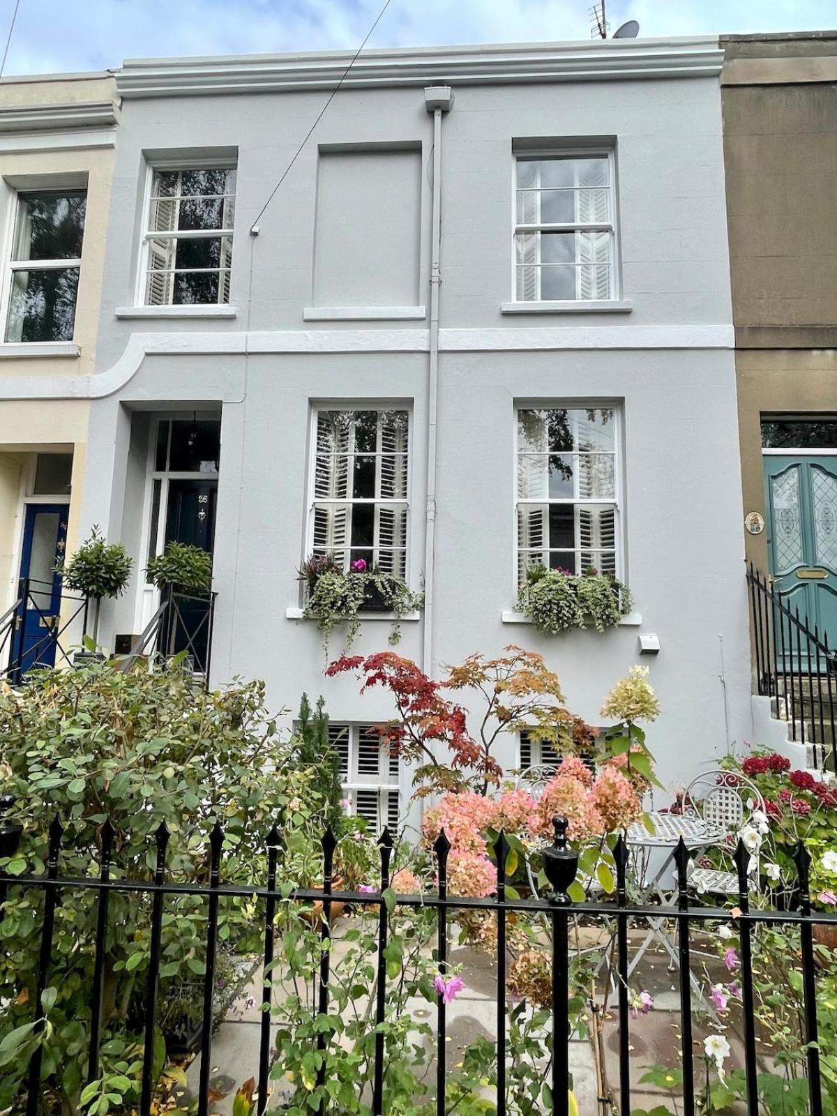 Stylish Garden In Cheltenham