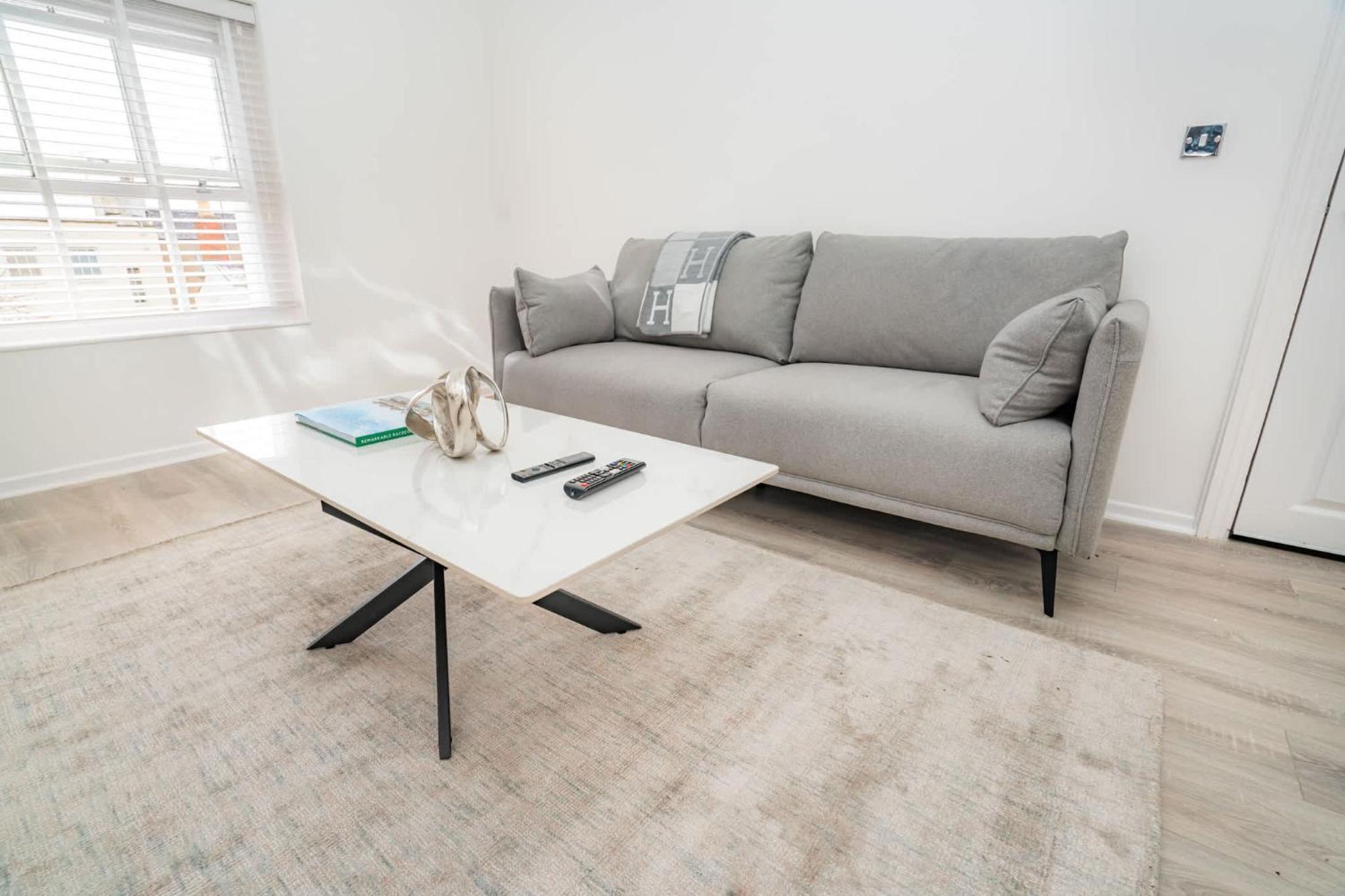 Stunning 1 Bedroom In Centre