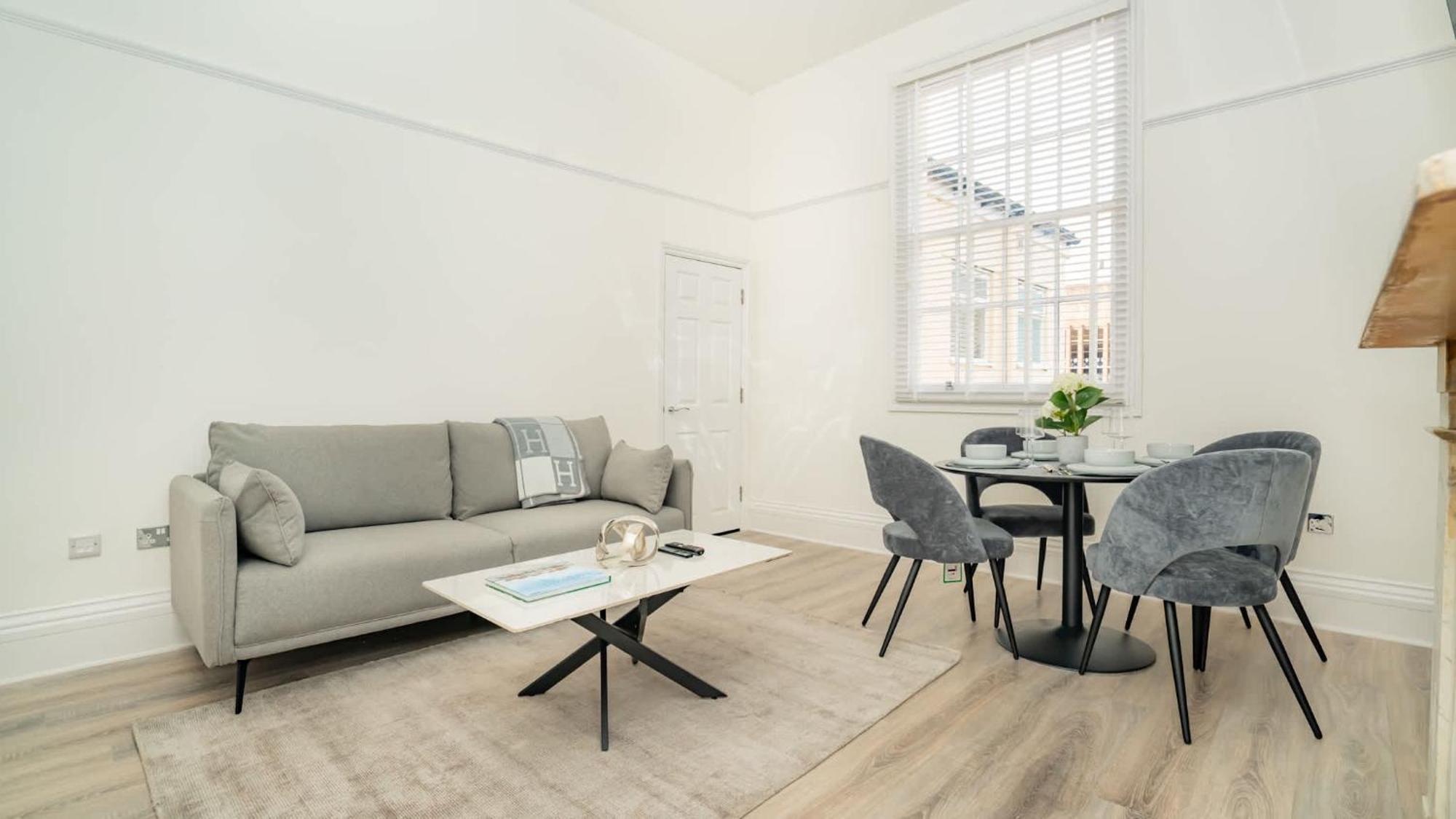 Fabulous 2 Bedroom In Centre Apartment Cheltenham