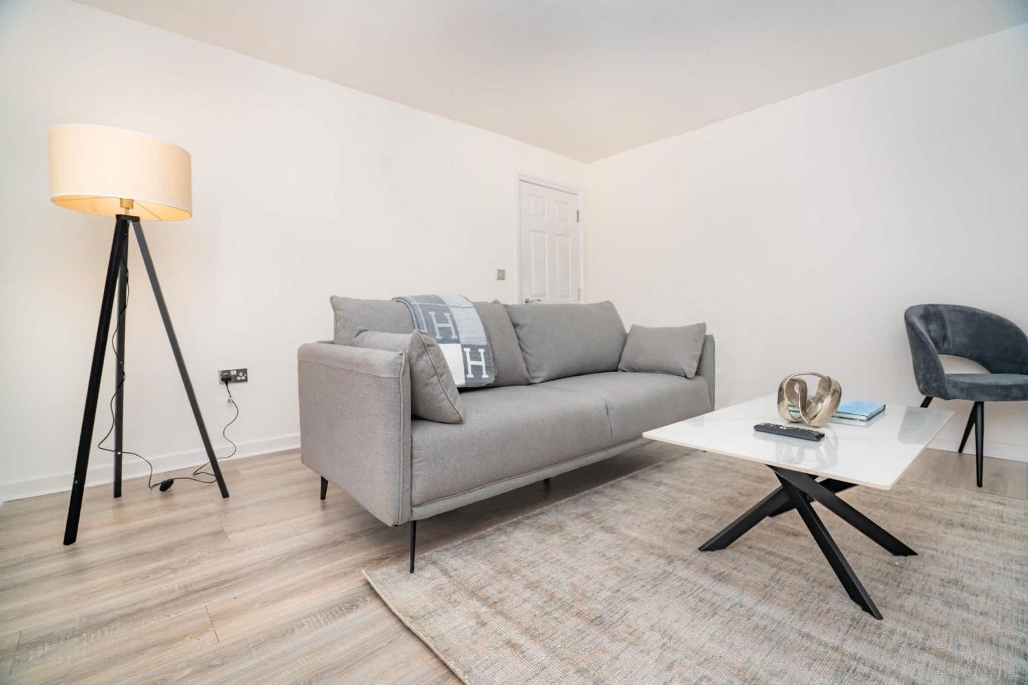 Fabulous 1 Bedroom In Centre